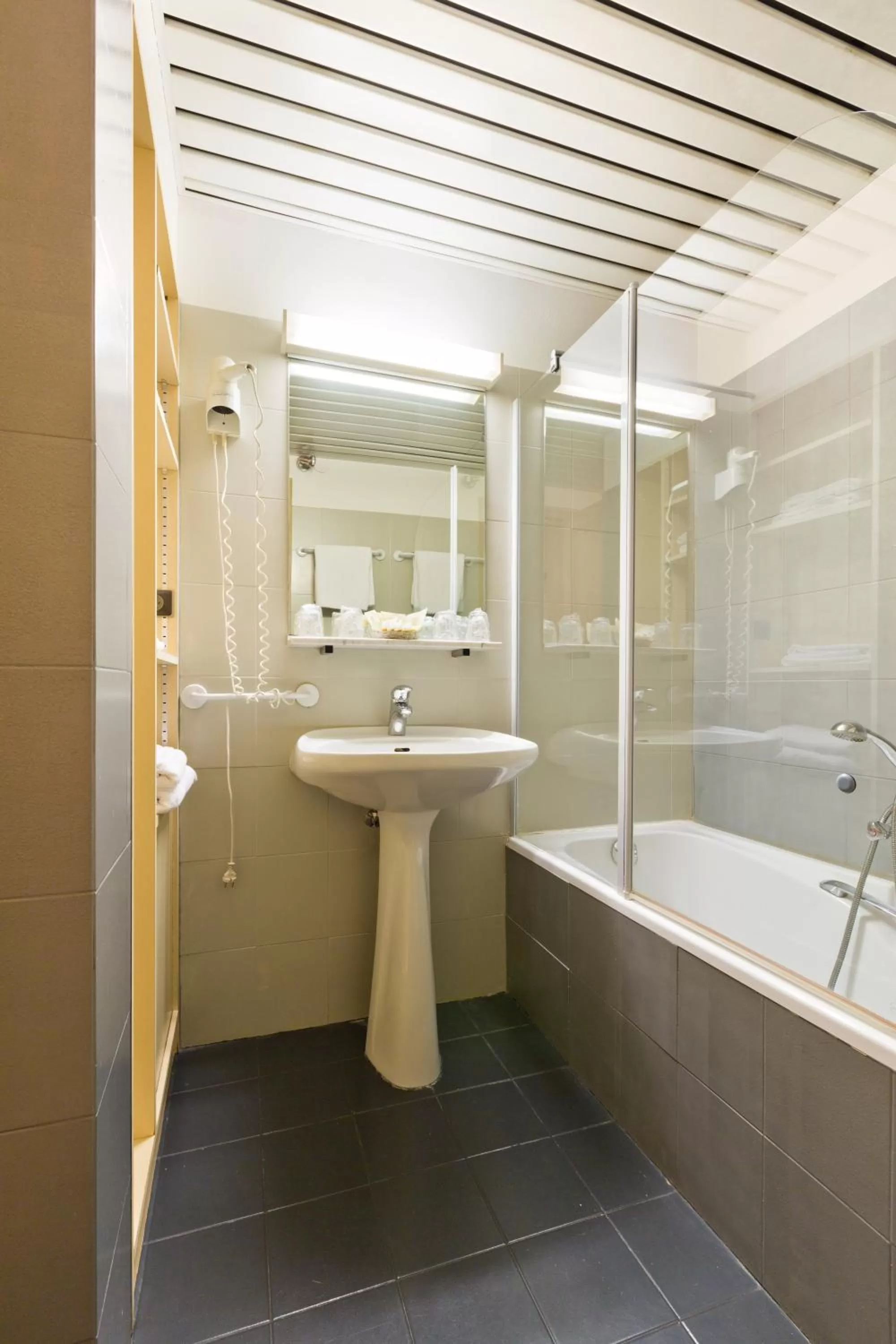 Bathroom in Hotel La Montagne