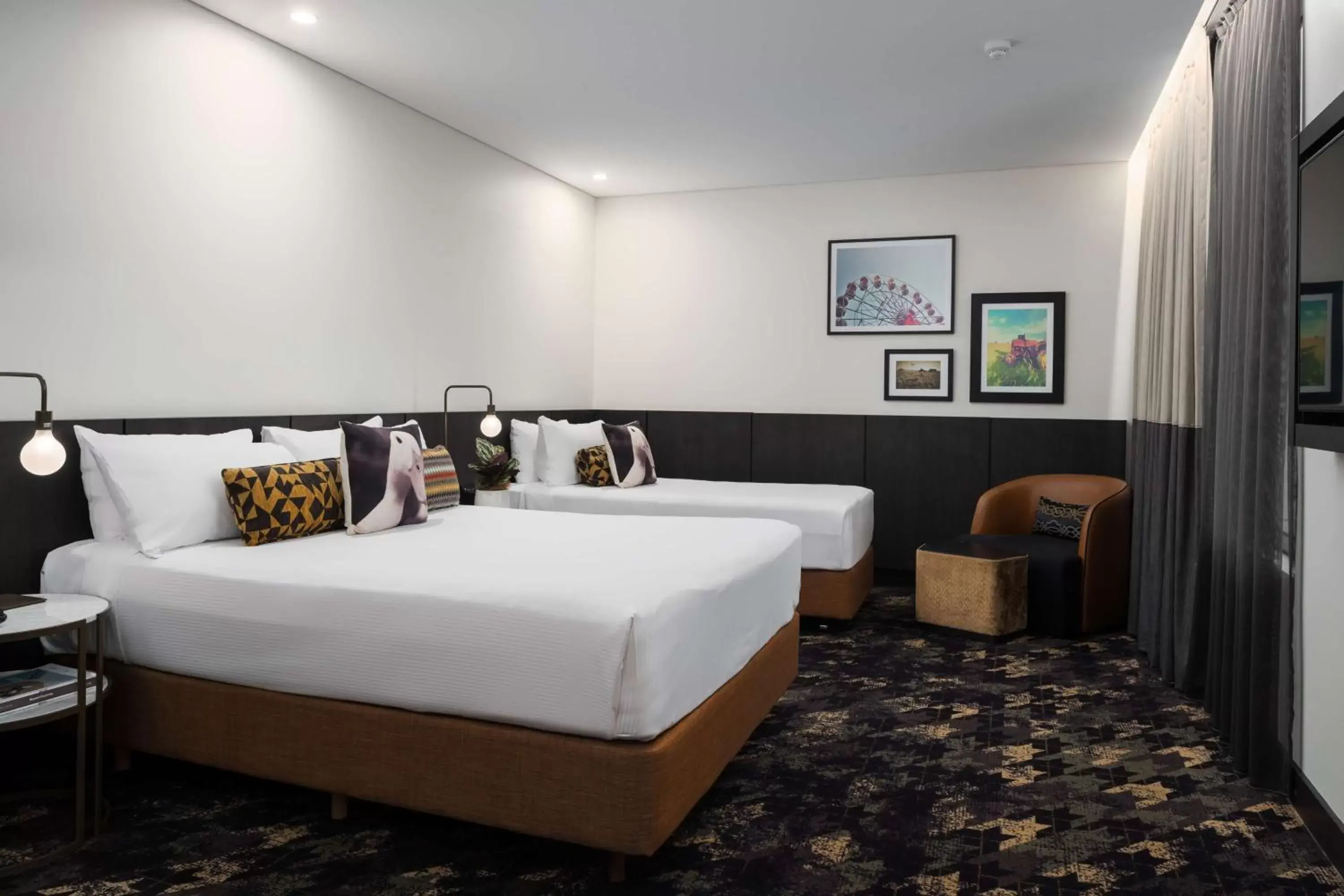 View (from property/room), Bed in Rydges Fortitude Valley