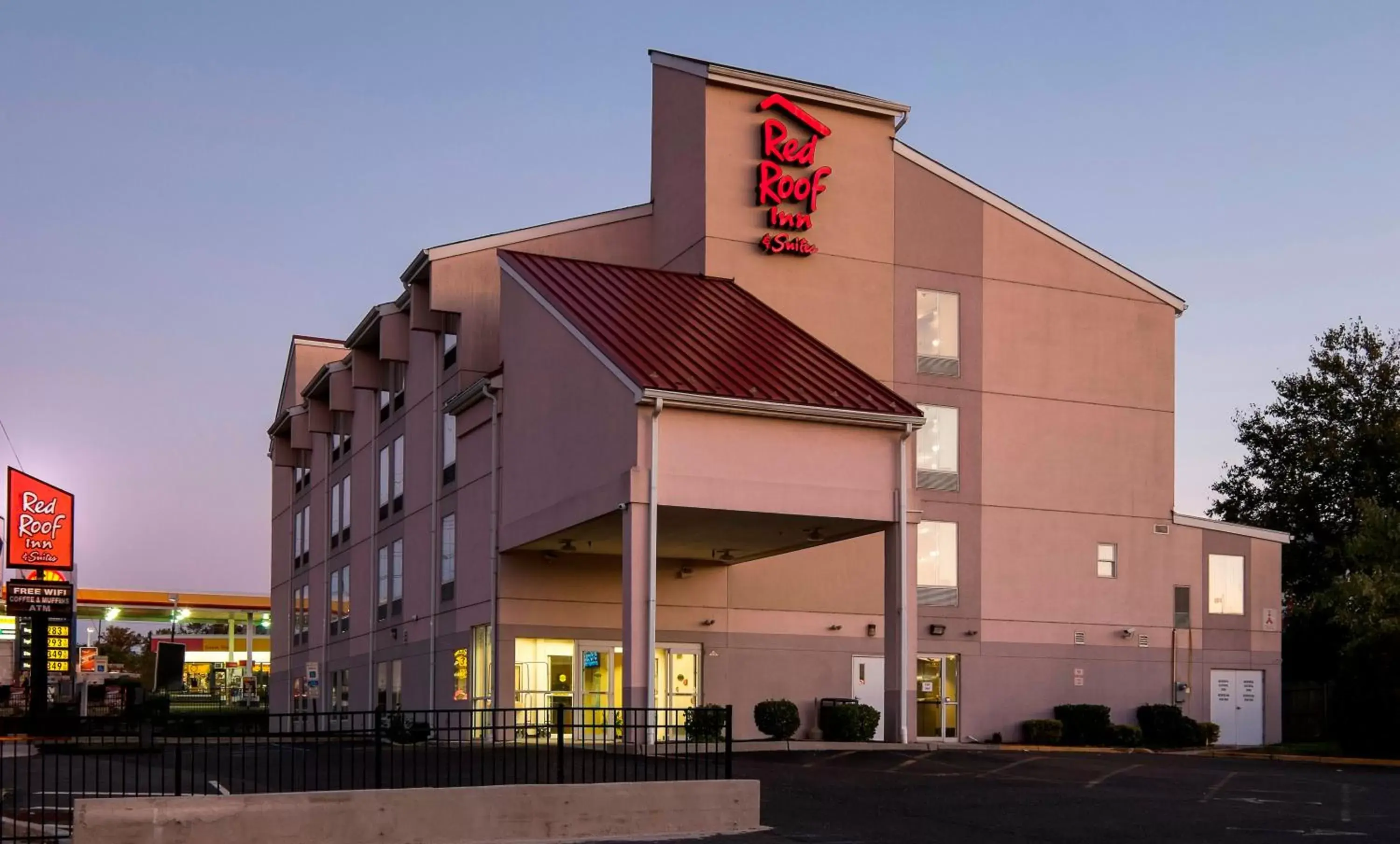 Red Roof Inn & Suites Philadelphia - Bellmawr Red Roof Inn & Suites Philadelphia - Bellmawr