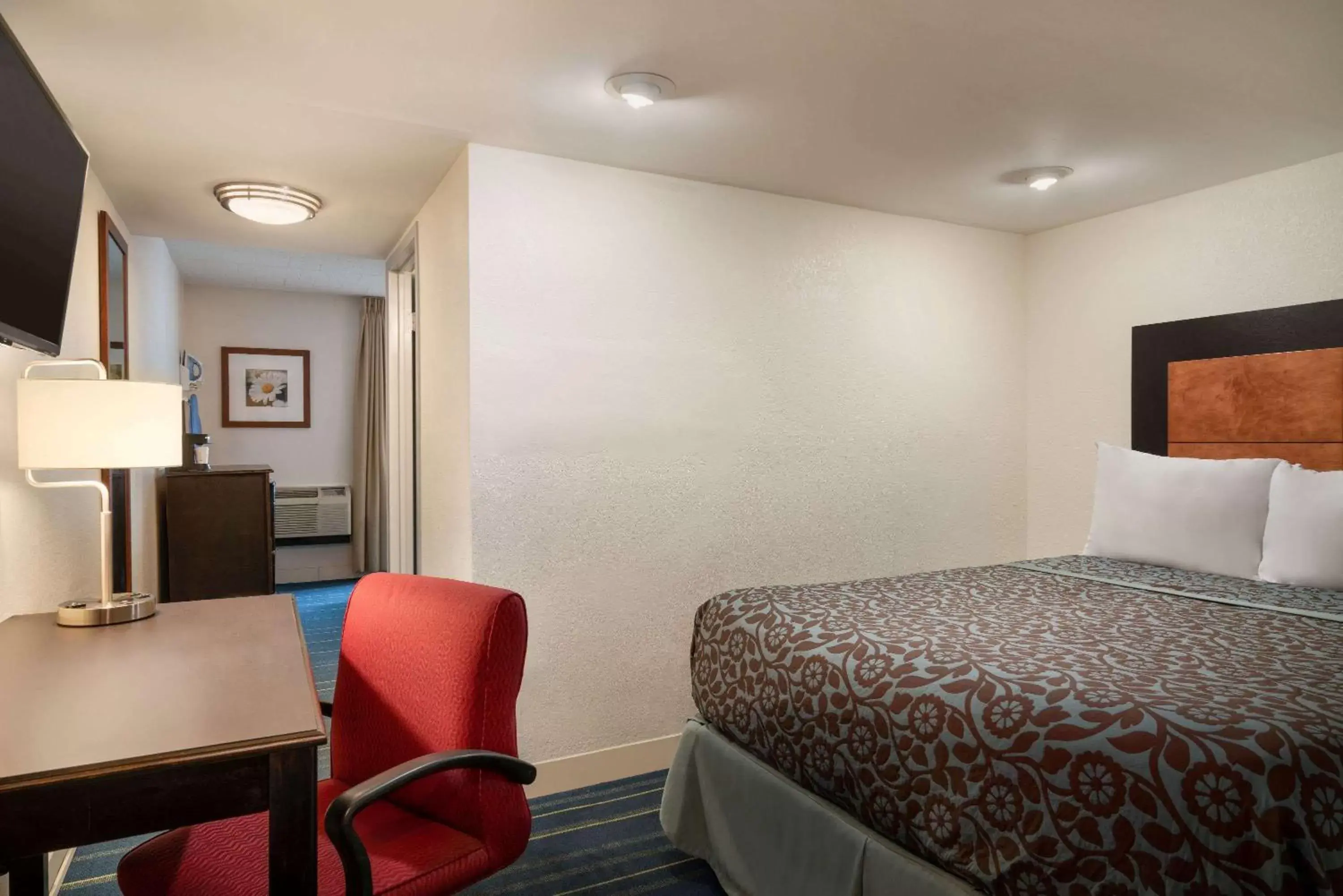 Photo of the whole room in Days Hotel by Wyndham Allentown Airport / Lehigh Valley