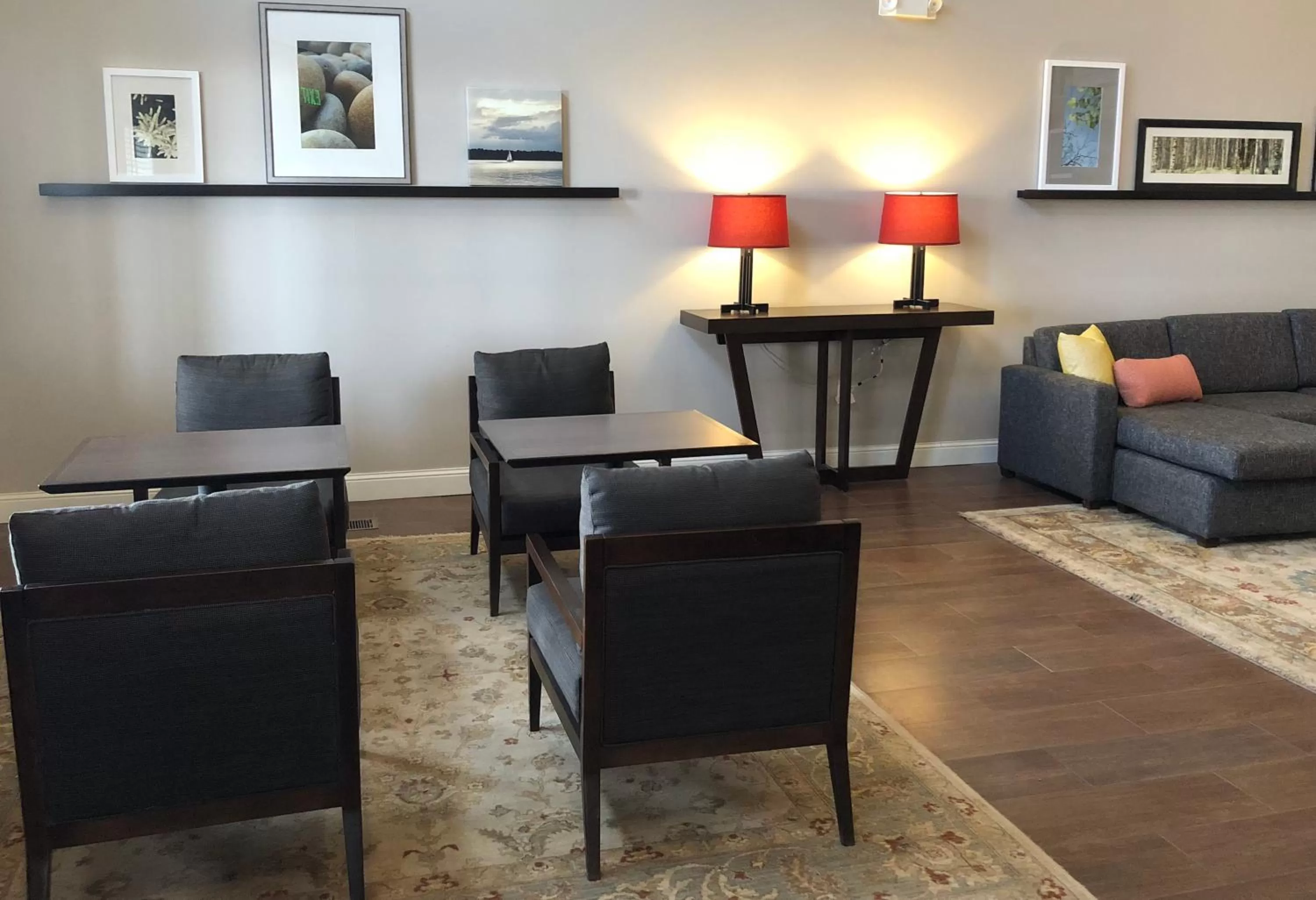 Seating area in Country Inn & Suites by Radisson, Rapid City, SD