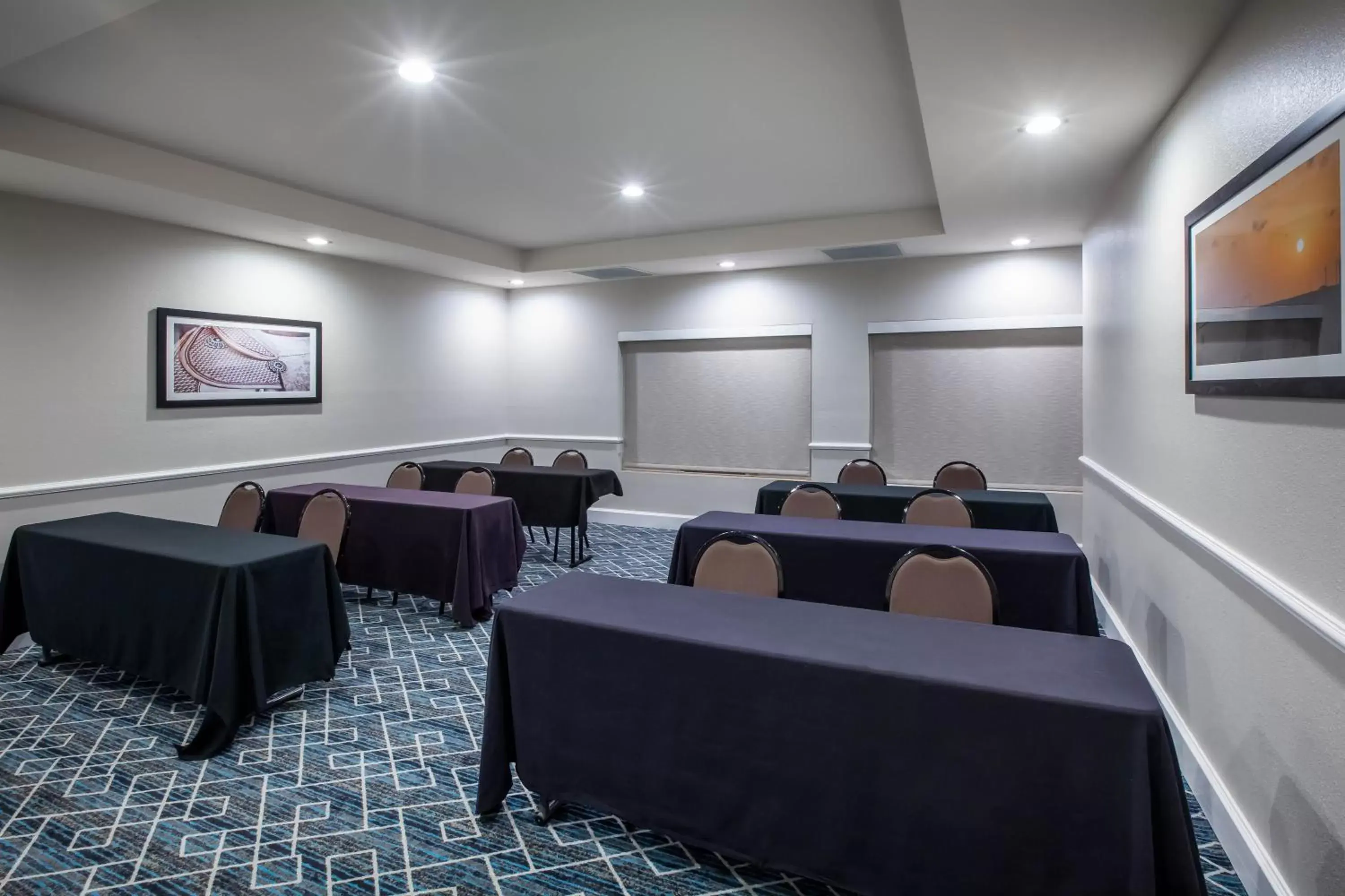 Meeting/conference room in La Quinta by Wyndham Lubbock North