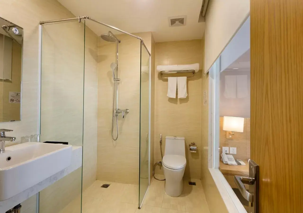 Toilet, Bathroom in Ale Nha Trang Hotel