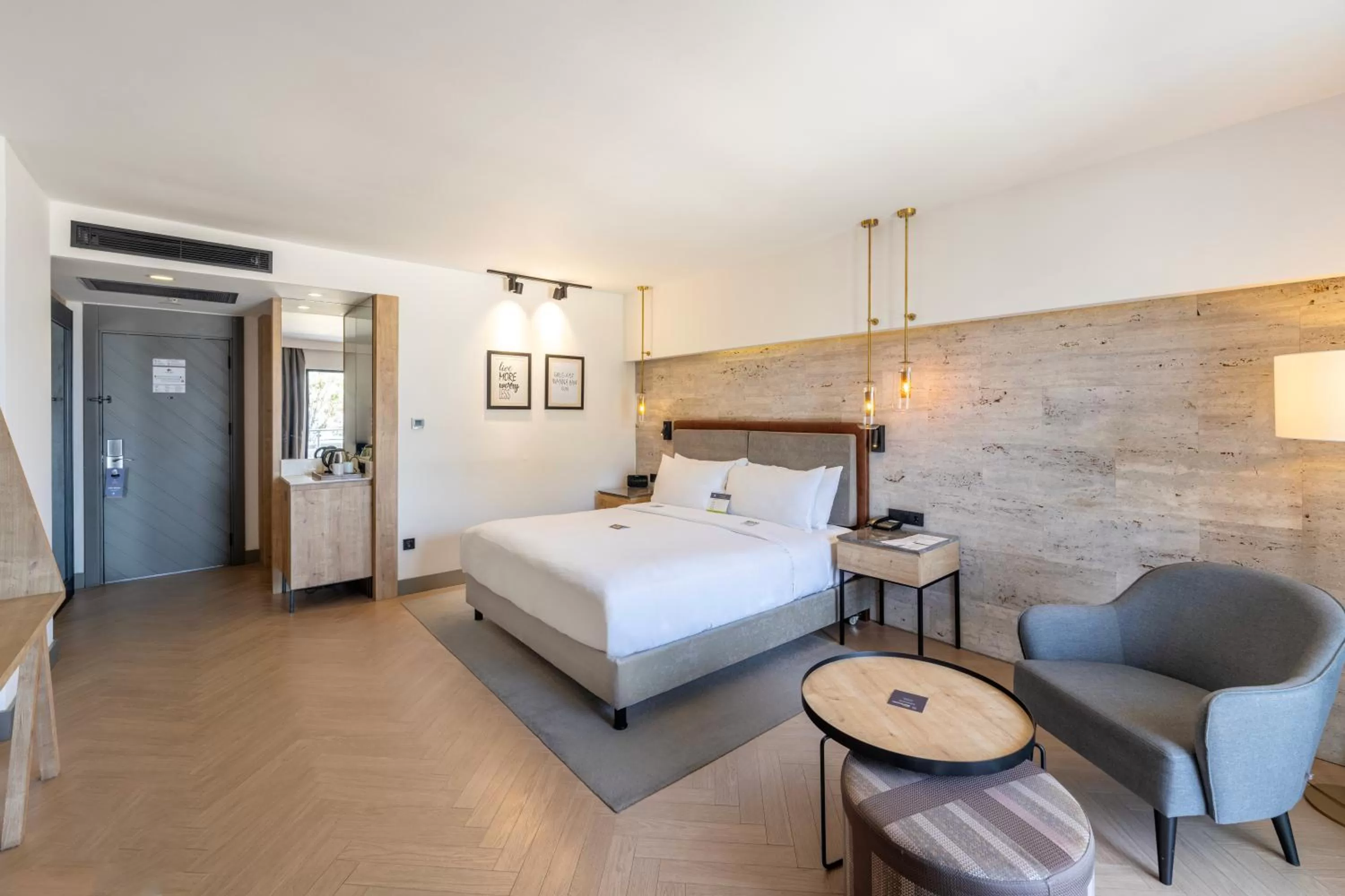 Bedroom, Bed in DoubleTree by Hilton Antalya-Kemer All-Inclusive Resort