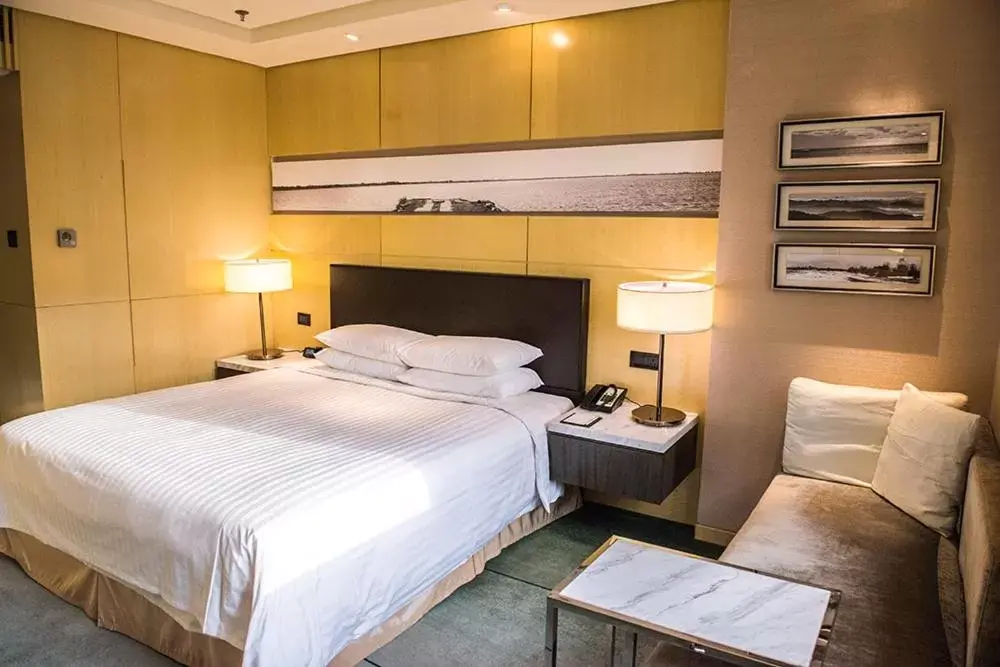 Bed in Courtyard By Marriott Shanghai Pudong