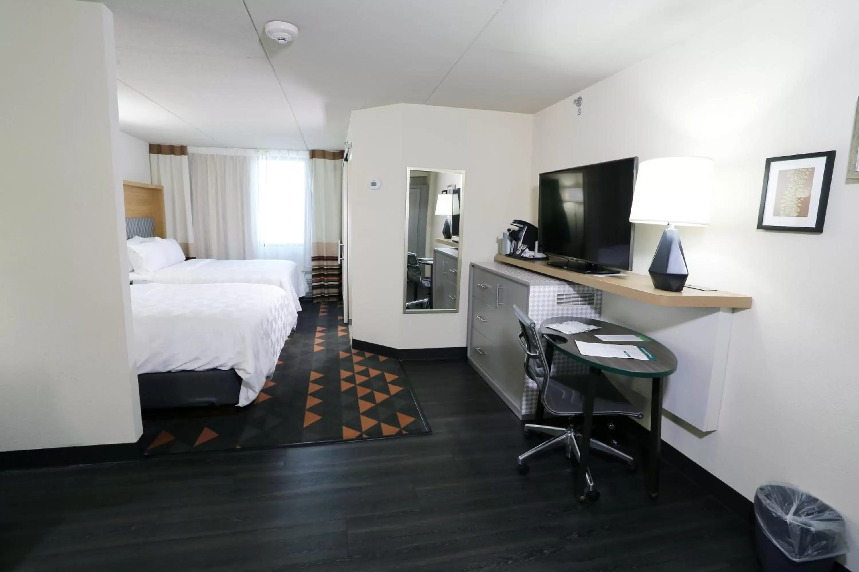 Photo of the whole room, Bed in Holiday Inn Champaign by IHG