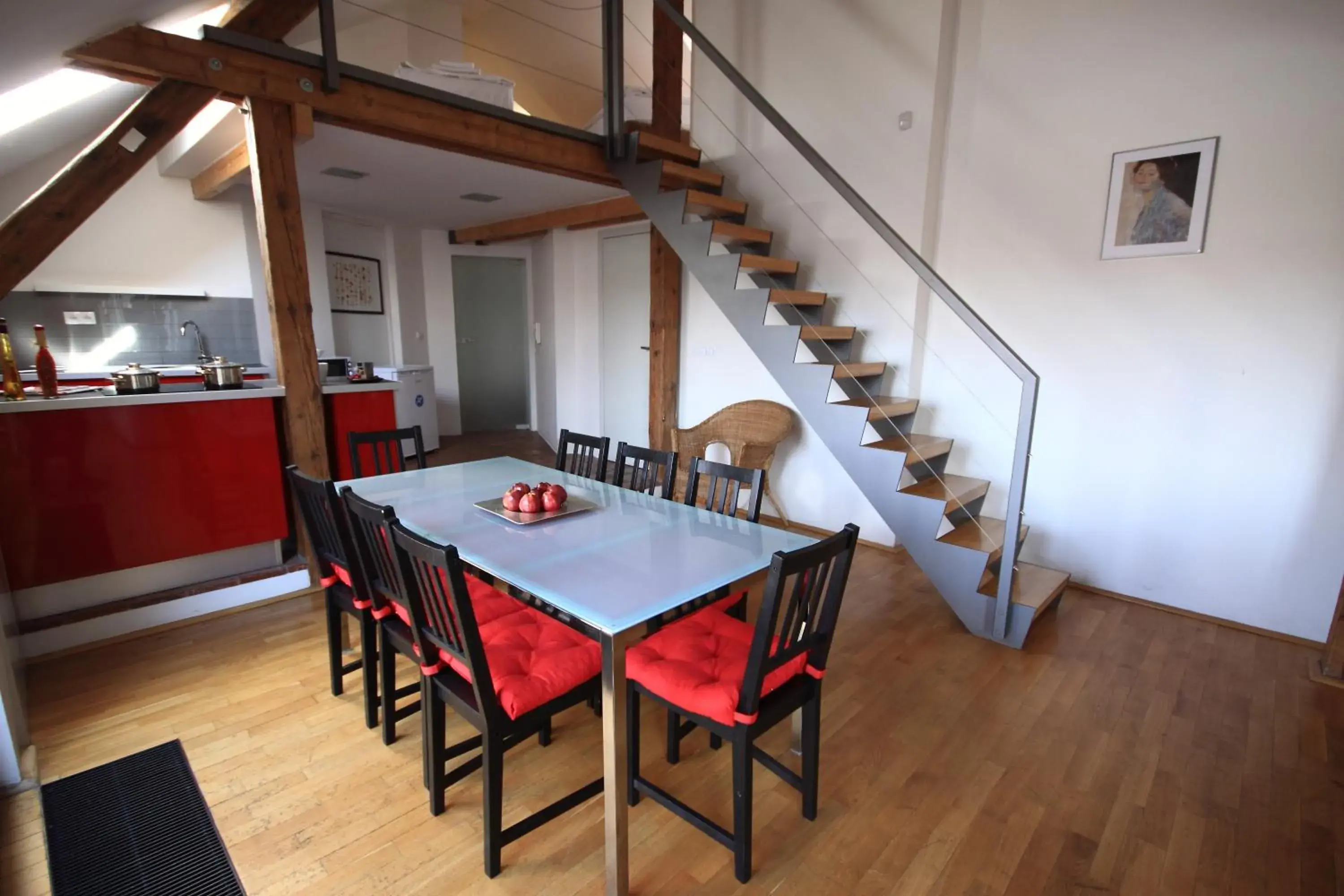 Kitchen or kitchenette, Dining Area in River View Residence