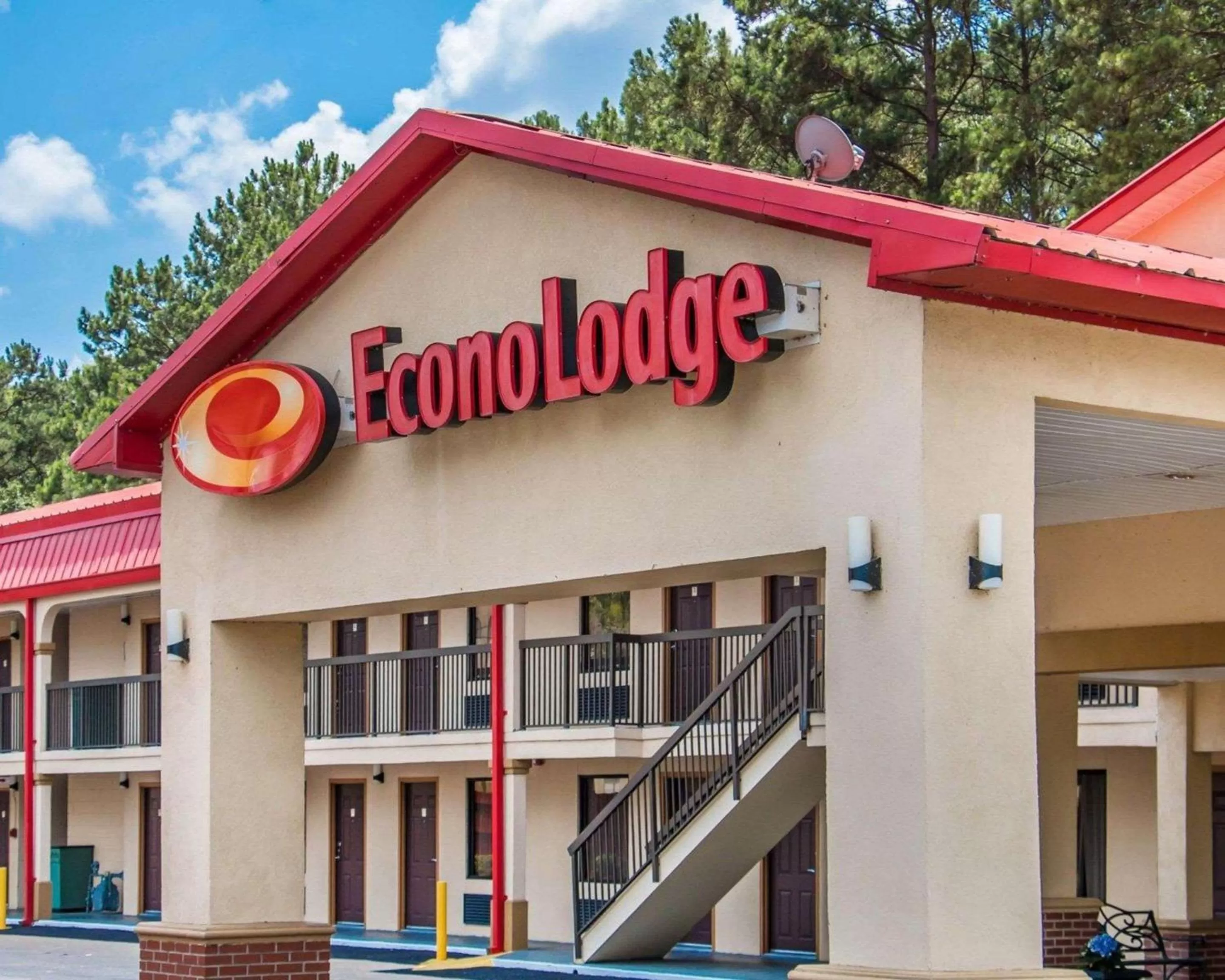 Property building in Econo Lodge Richmond Hill