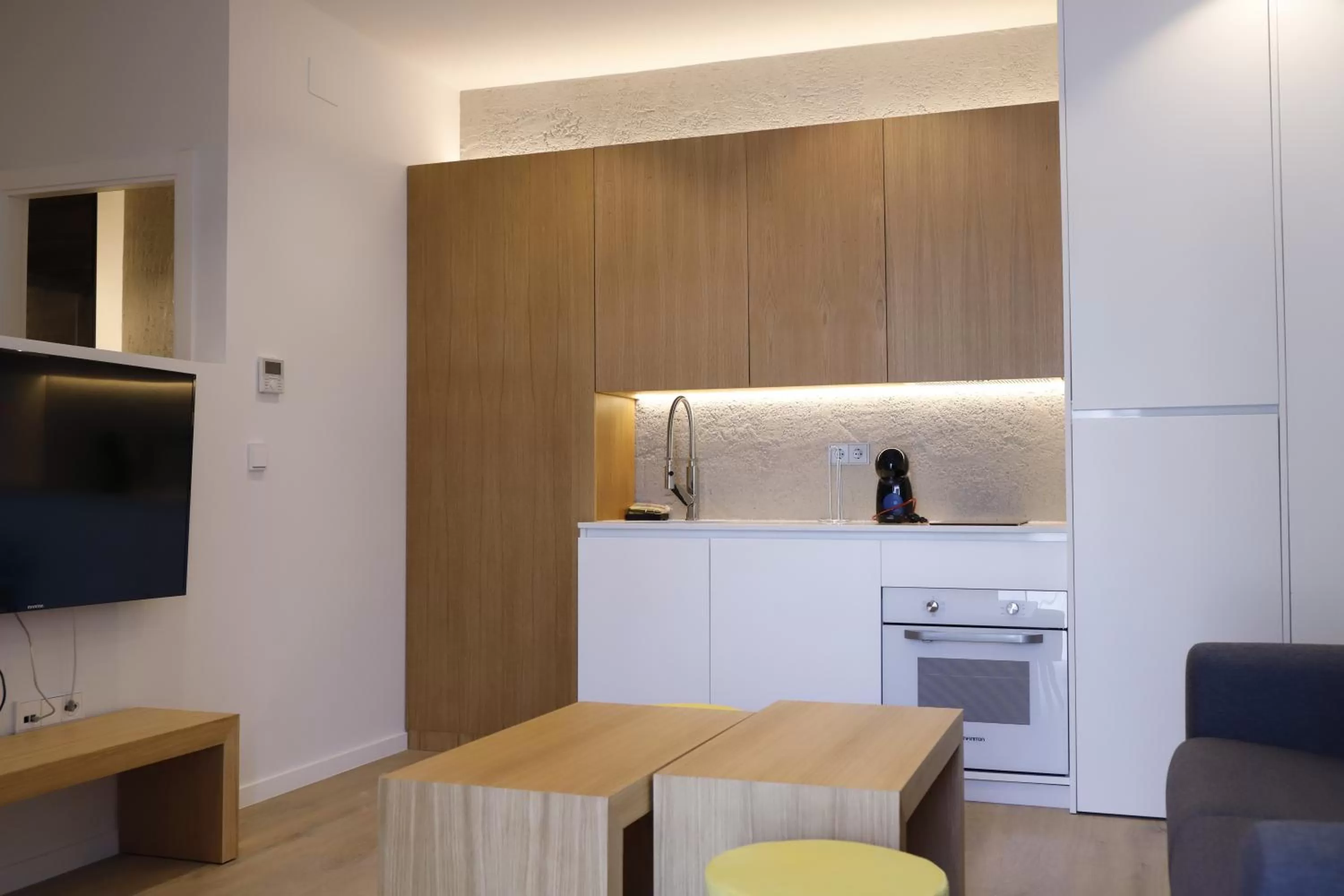 Kitchen or kitchenette in MEDINA HOMES PUENTE ROMANO