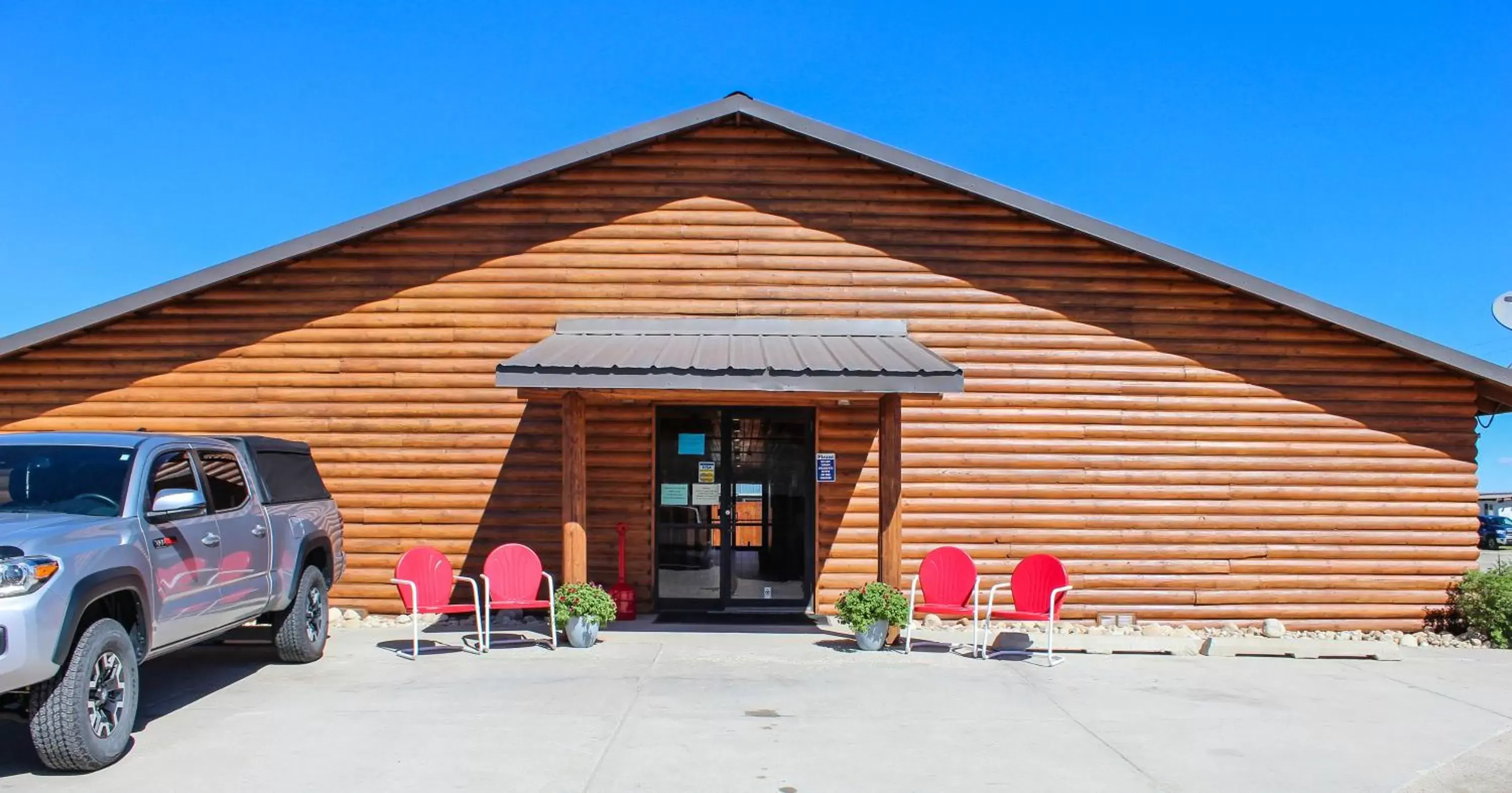 Property building in Boulder Inn