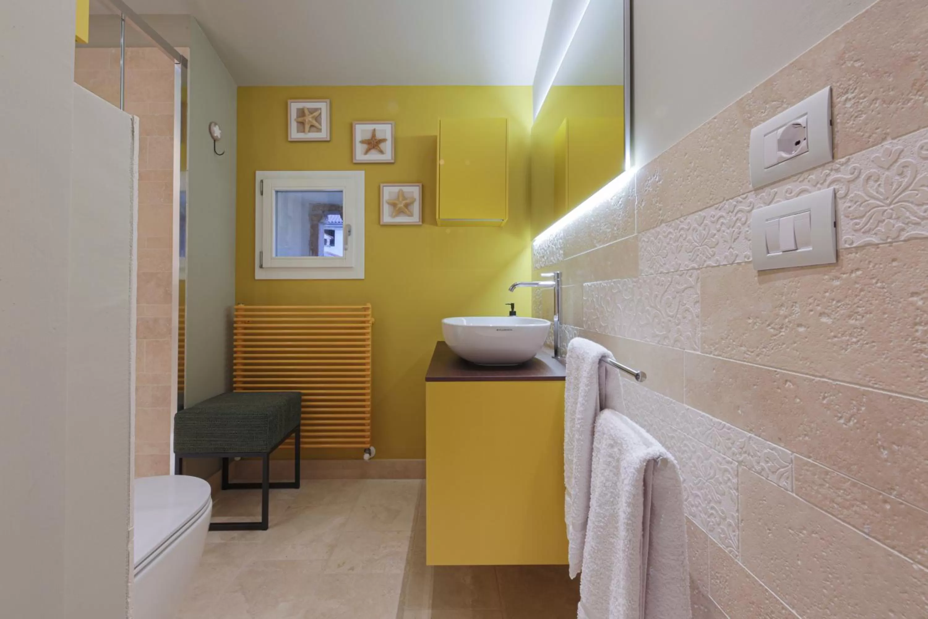 Bathroom in B&B CASA OLTRAVAL