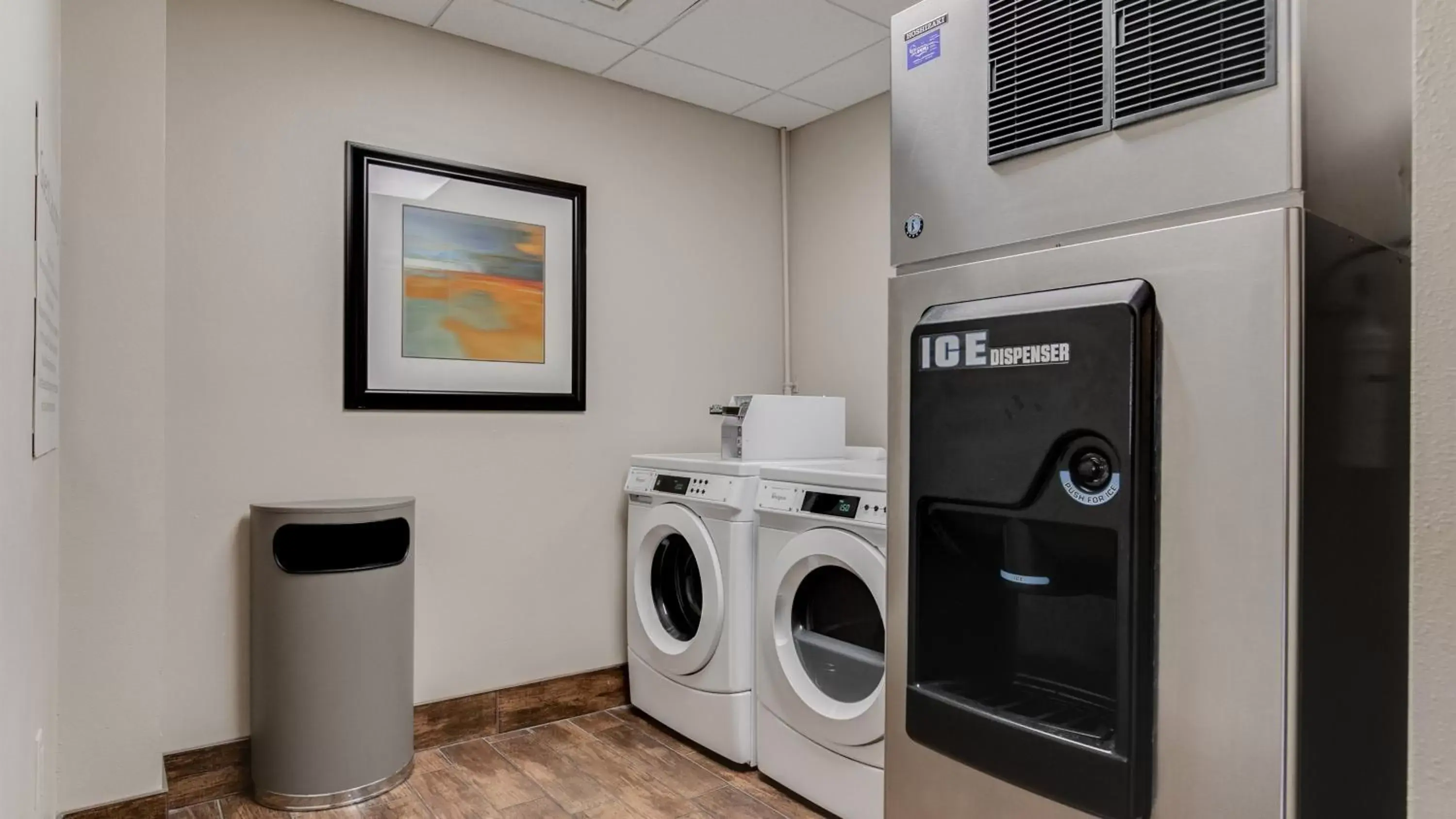 Other, Kitchen/Kitchenette in Holiday Inn Express and Suites St. Cloud, an IHG Hotel