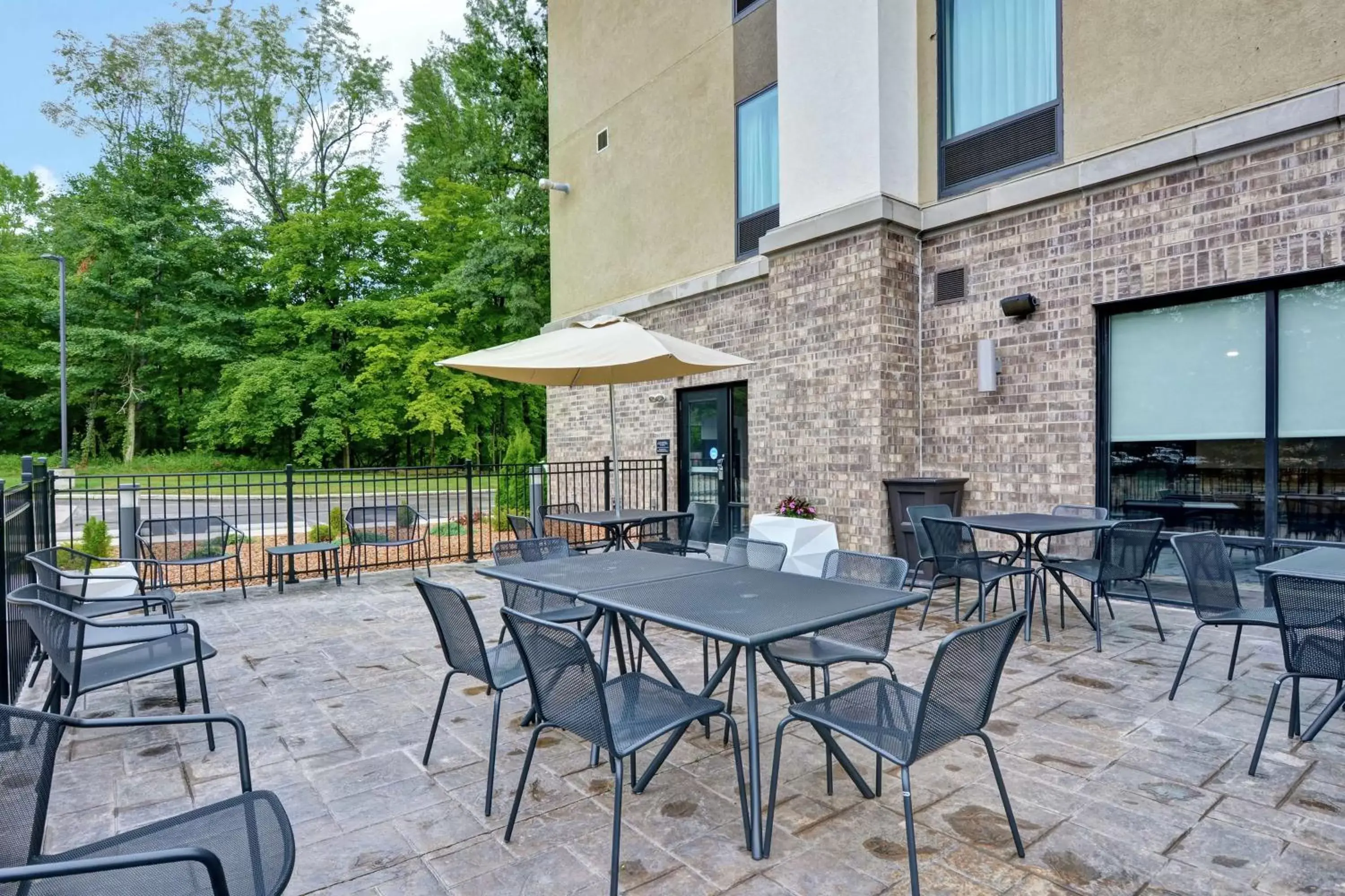 Patio in Hampton Inn By Hilton Suites Ashland, Ohio