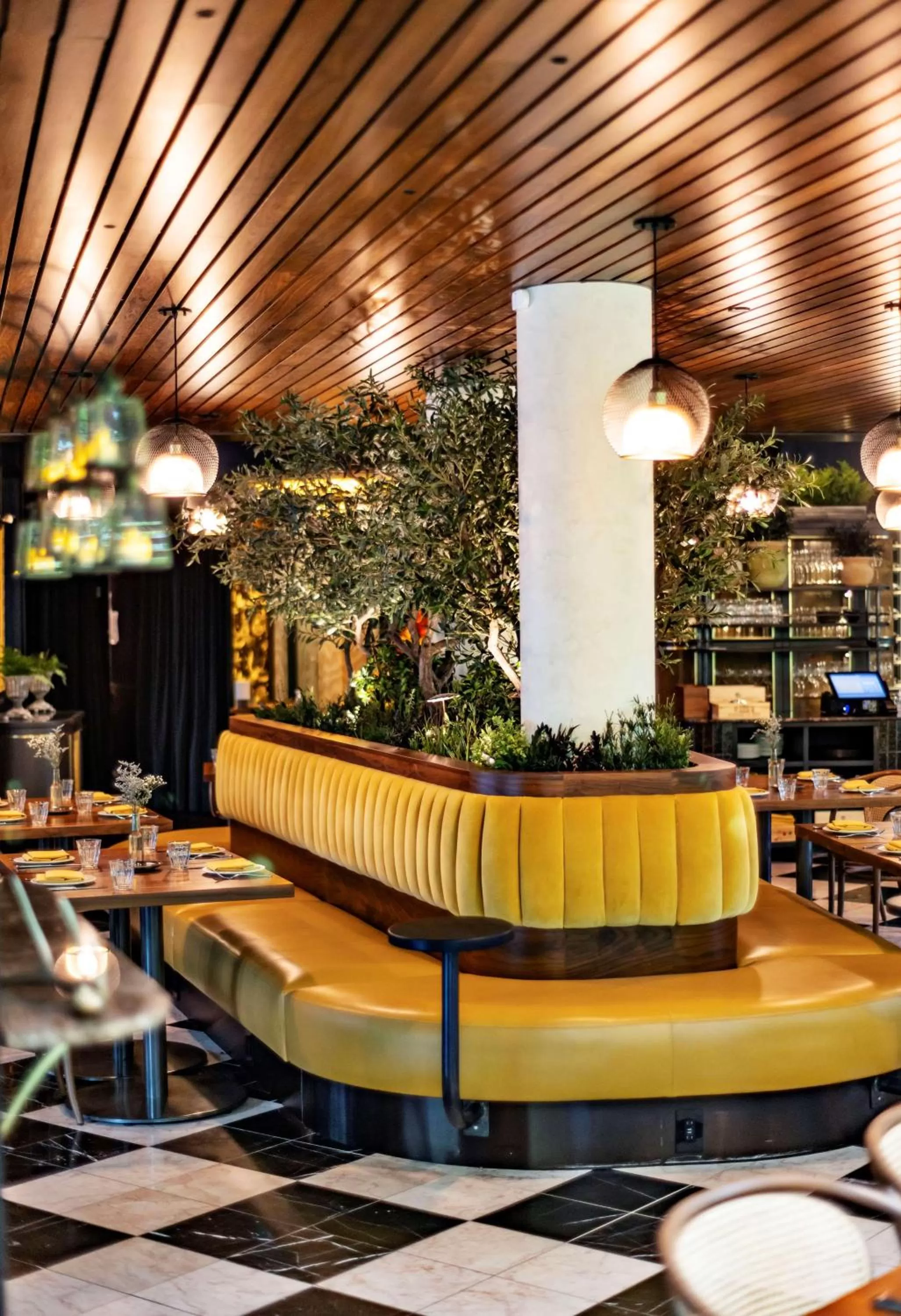 Restaurant/places to eat in Shangri-La Vancouver