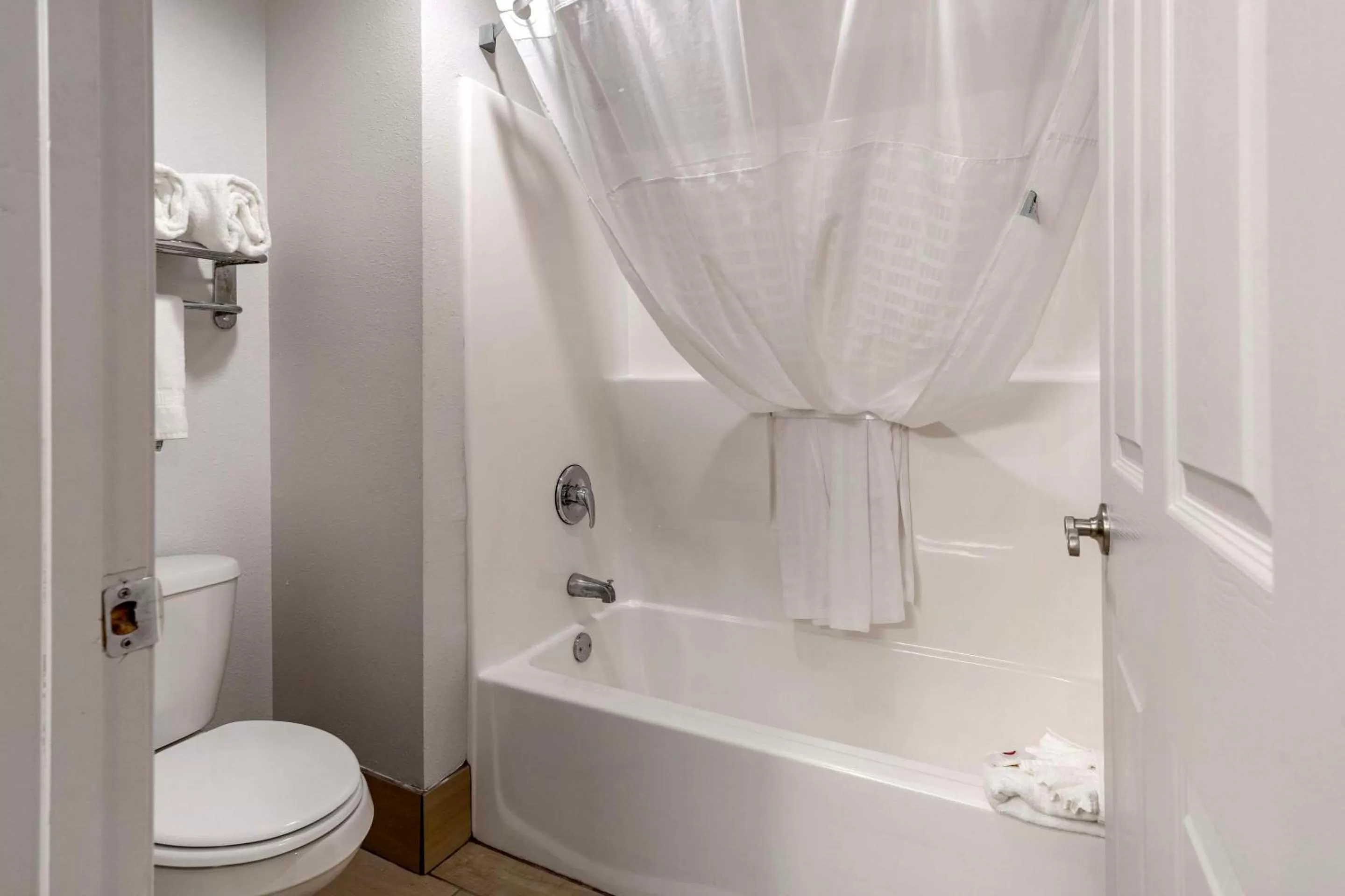 Bathroom in Comfort Inn & Suites Shelbyville