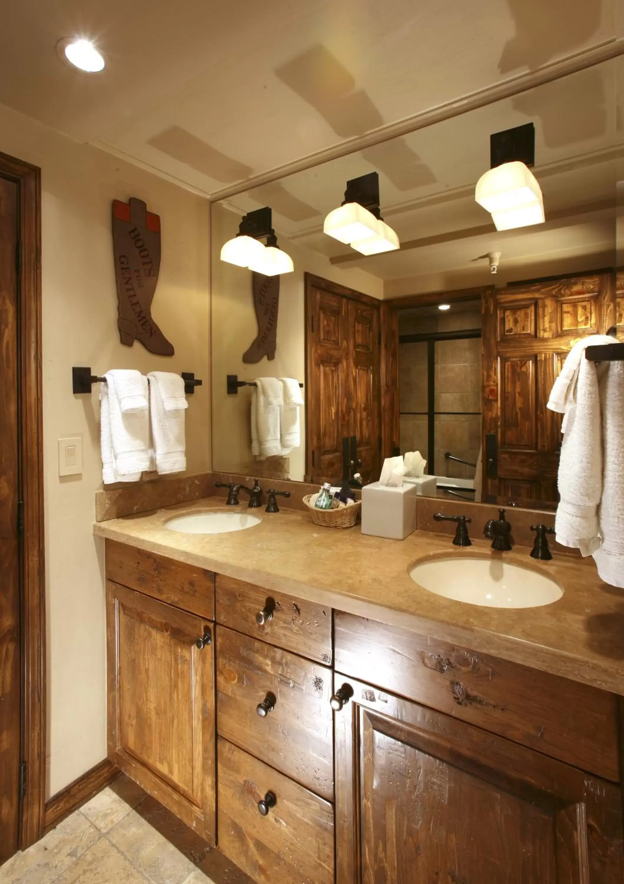Shower, Bathroom in Aspen Square Condominium Hotel