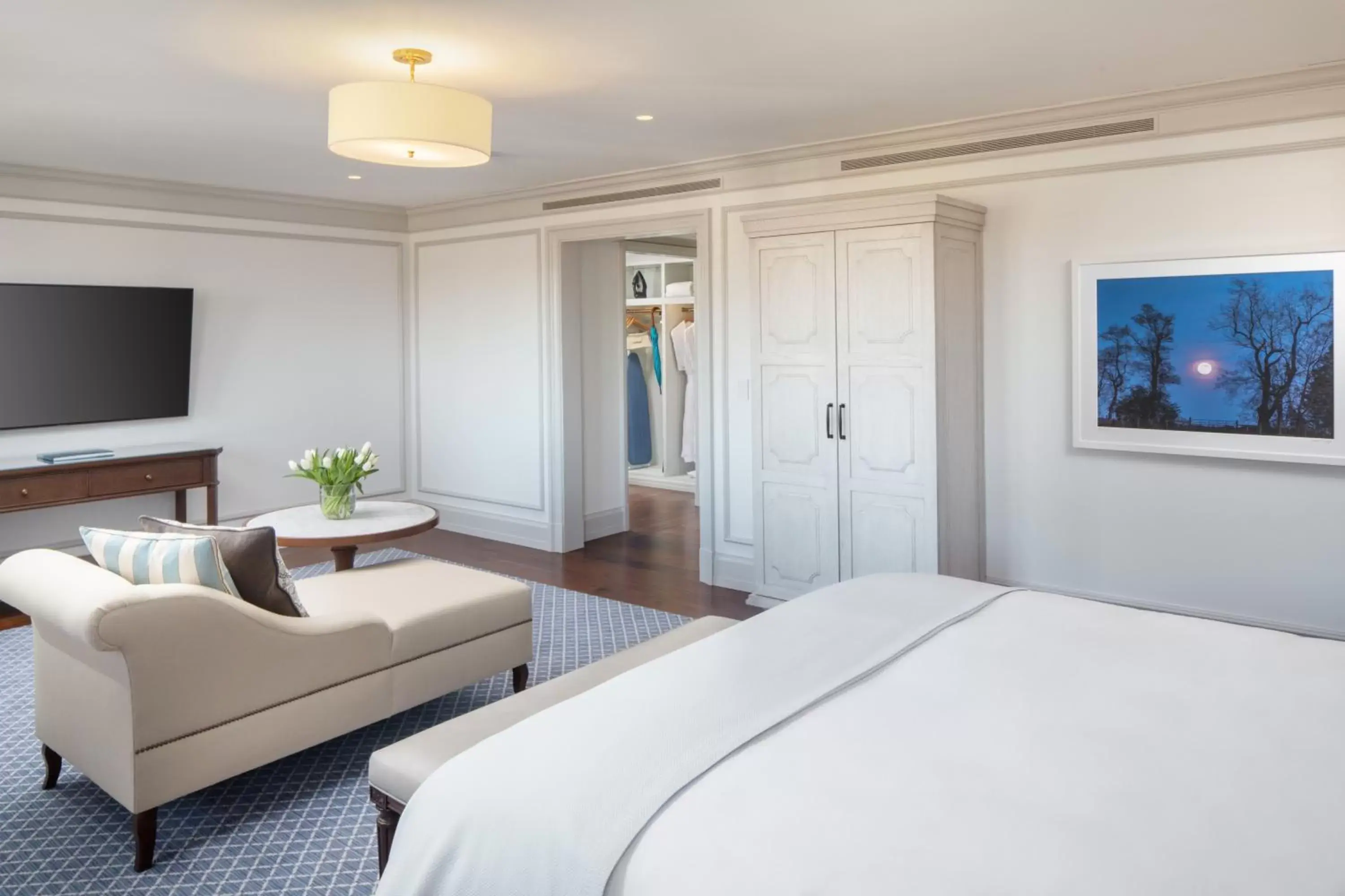 Deluxe King Room in Keswick Hall Deluxe King Room in Keswick Hall