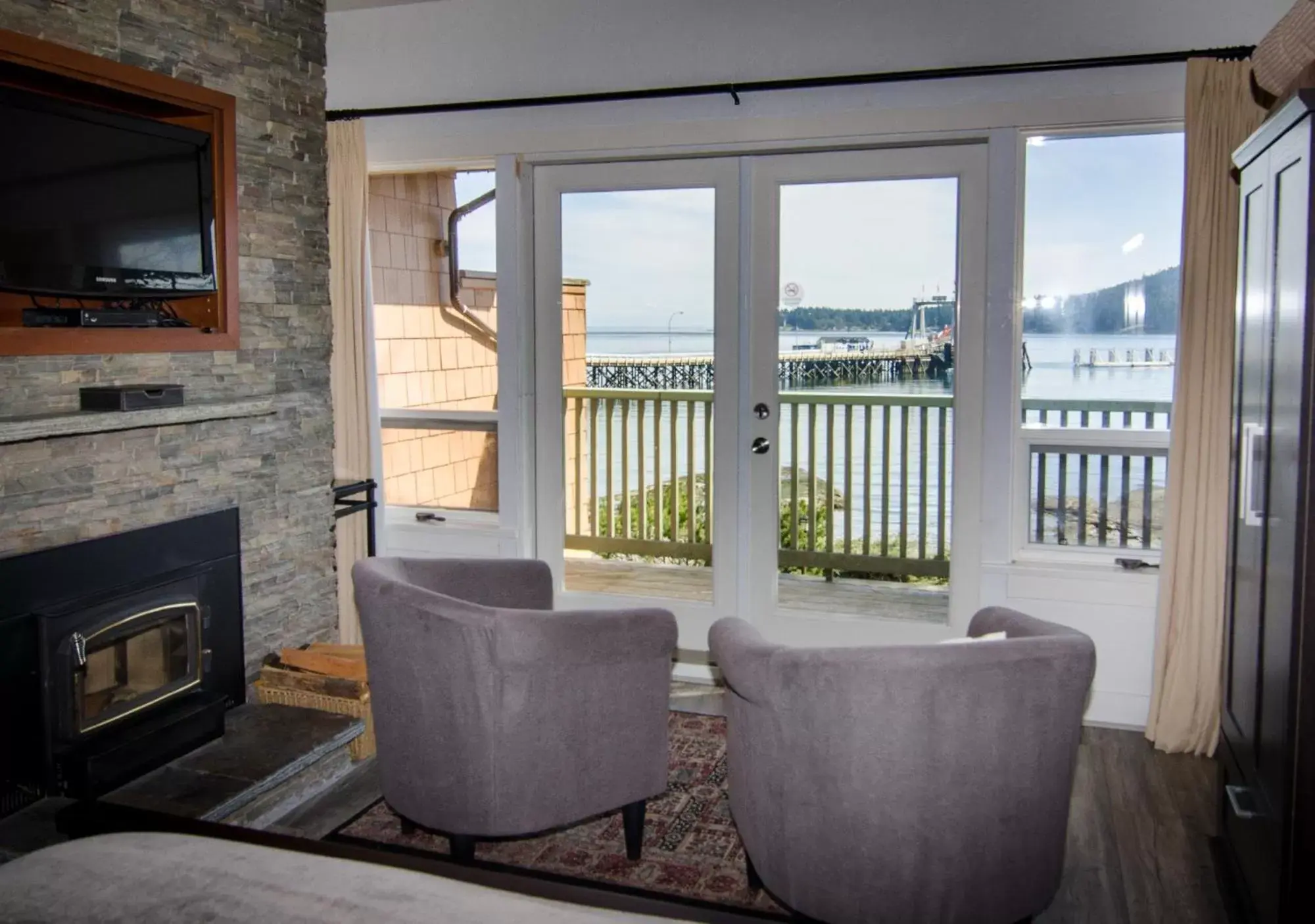 Living room, Seating Area in Galiano Oceanfront Inn & Spa