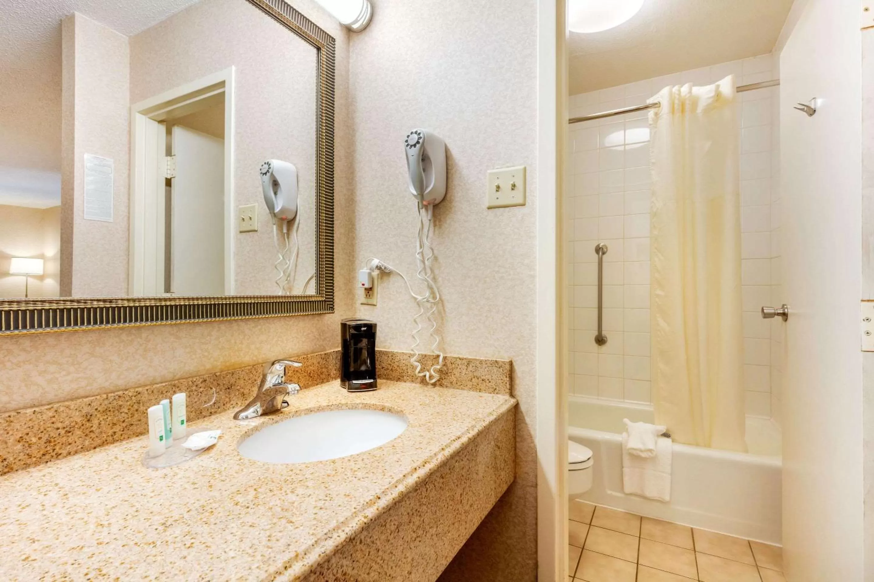 Bathroom in Quality Inn Exit 4