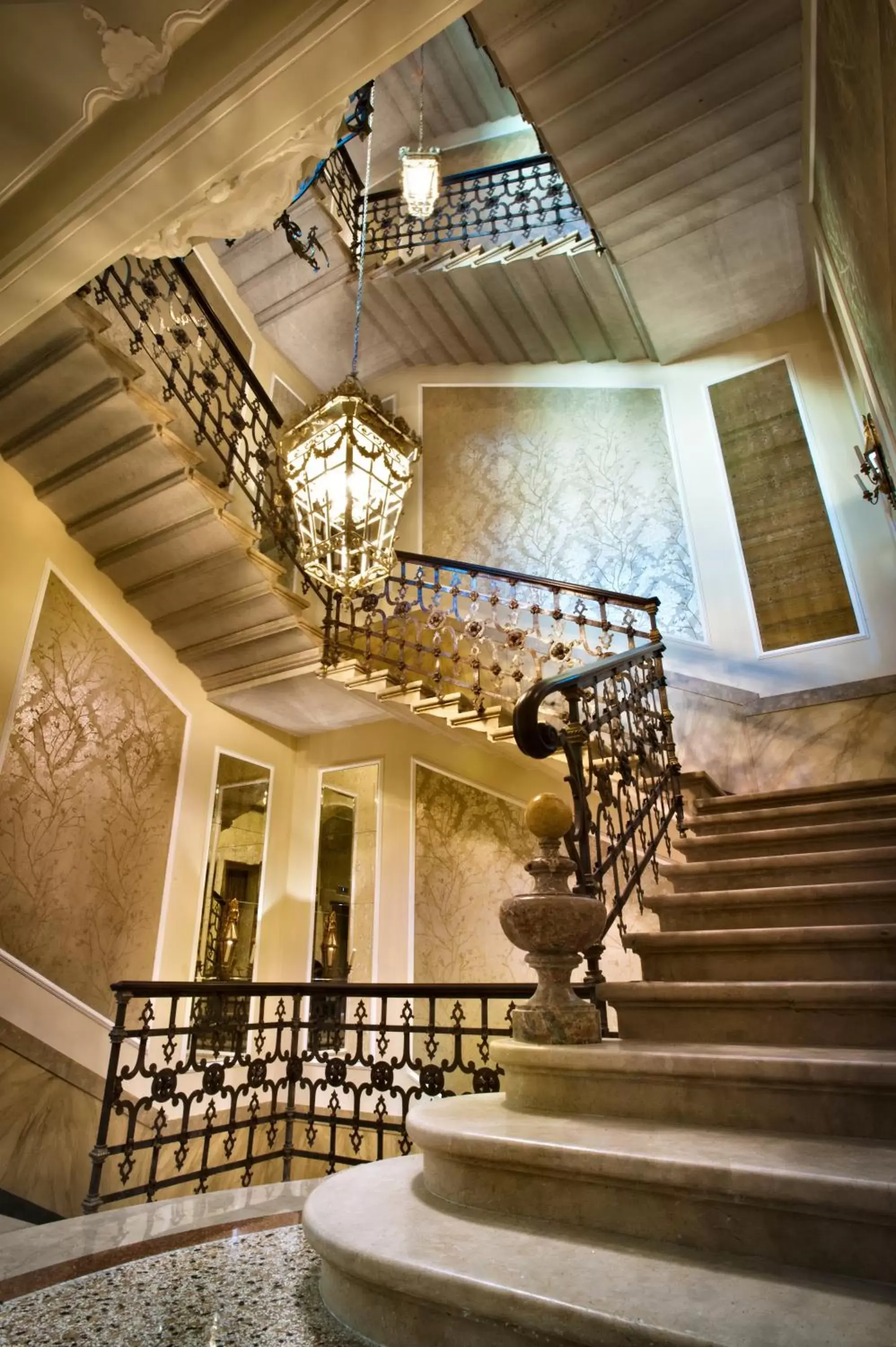 Area and facilities, Lobby/Reception in Château Monfort - Relais & Châteaux