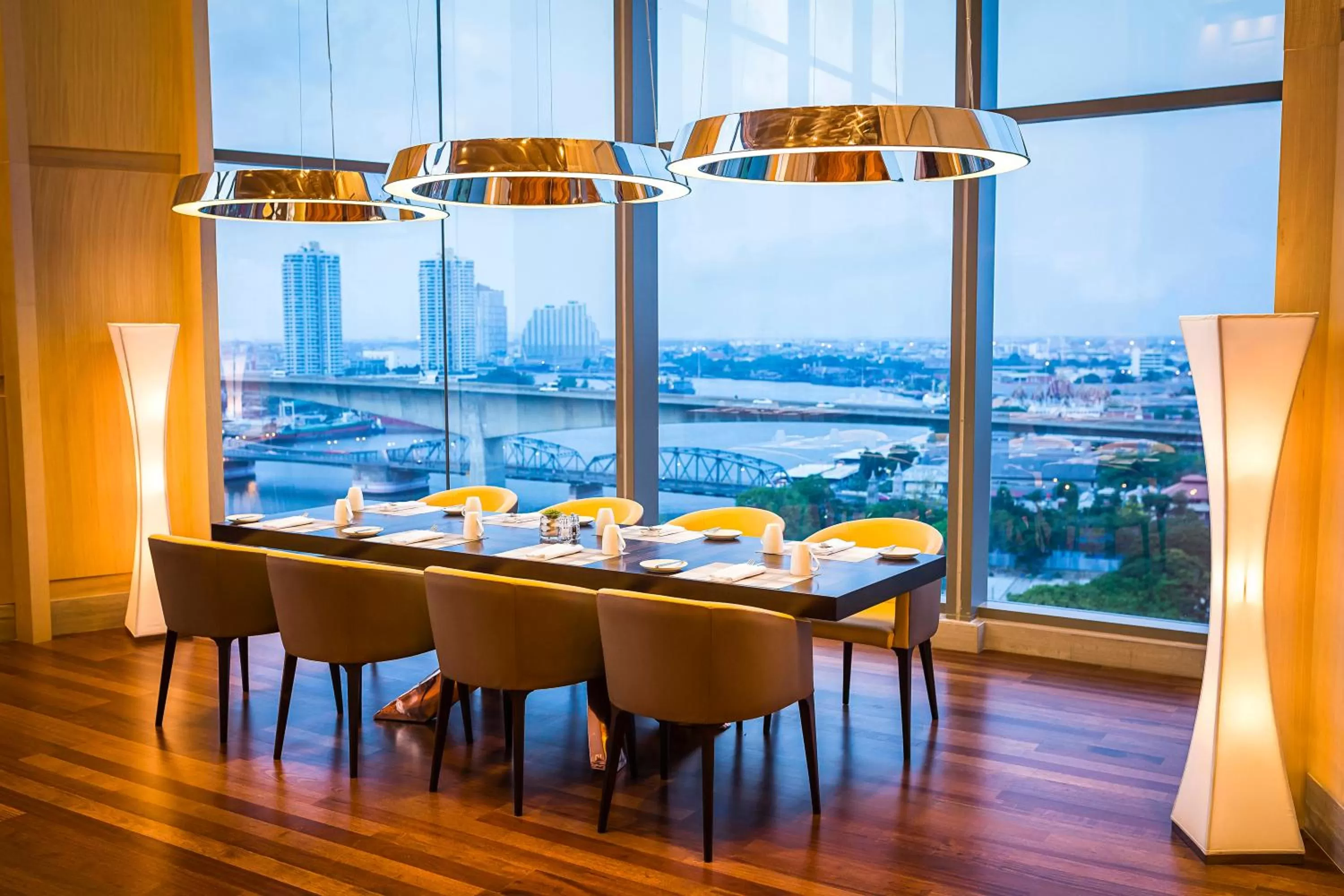 Food and drinks in Avani Plus Riverside Bangkok Hotel