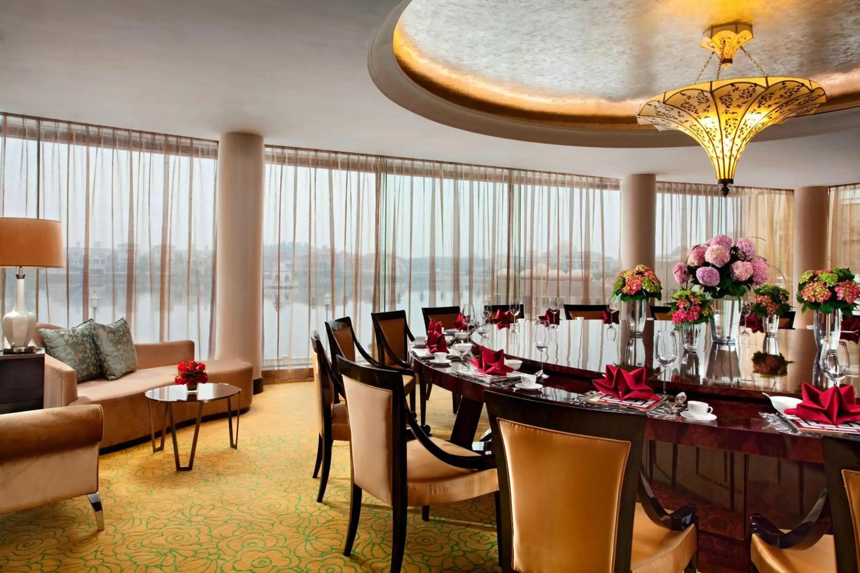 Restaurant/Places to Eat in Sheraton Qingyuan Lion Lake Resort