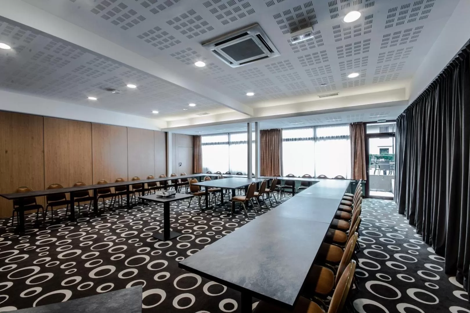 Meeting/conference room in Mercure Dinan Port Le Jerzual
