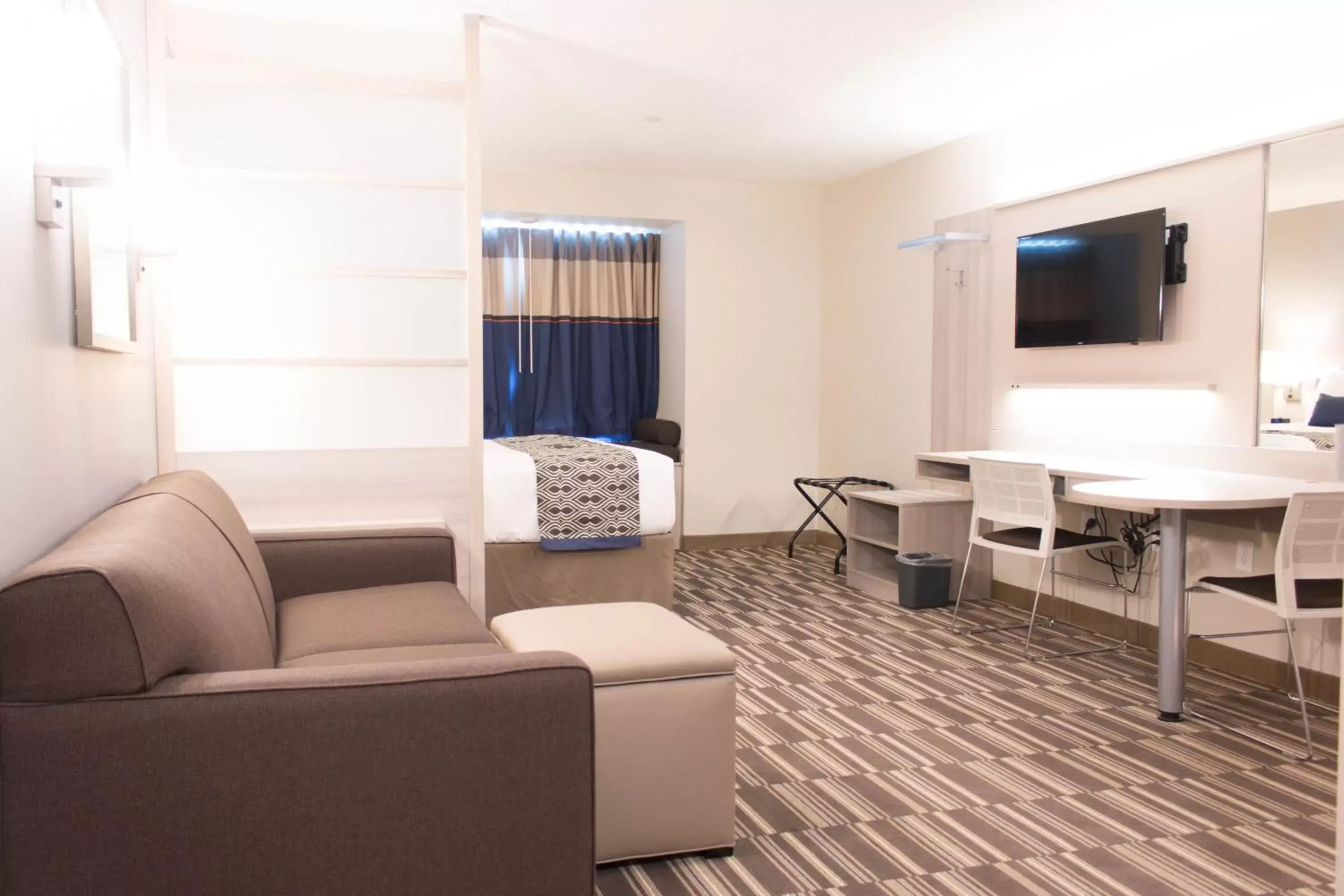 Bedroom, Seating Area in Microtel Inn & Suites by Wyndham Springville