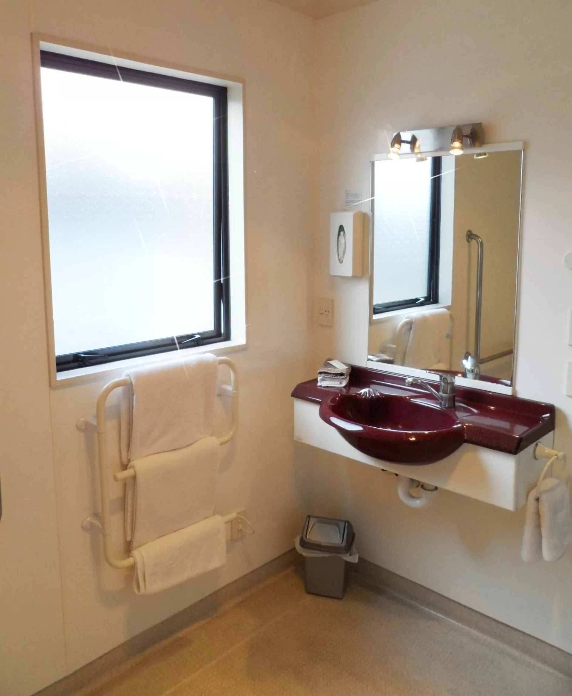 Day in BK's Magnolia Motor Lodge