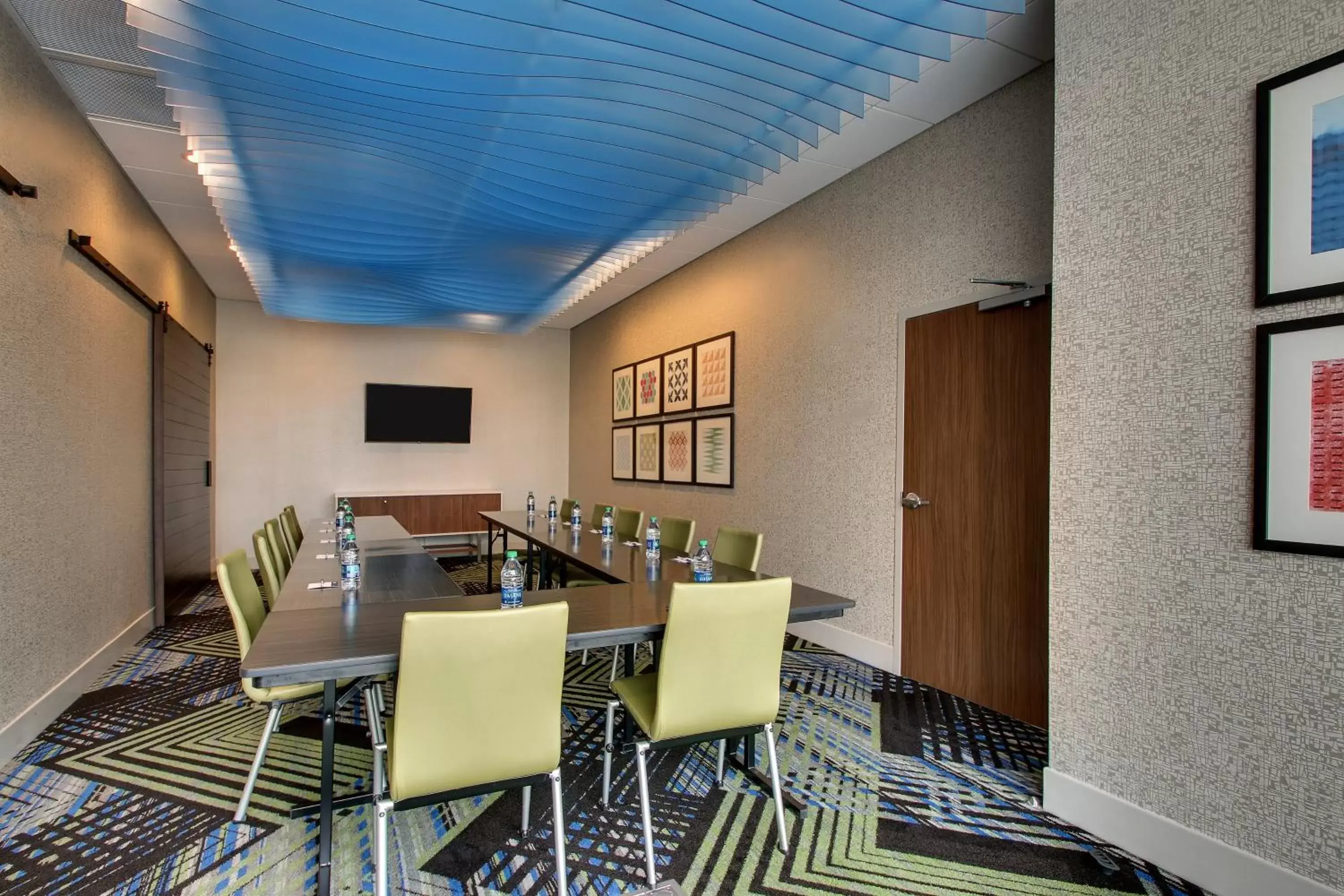 Meeting/conference room in Holiday Inn Express & Suites Findlay North, an IHG Hotel