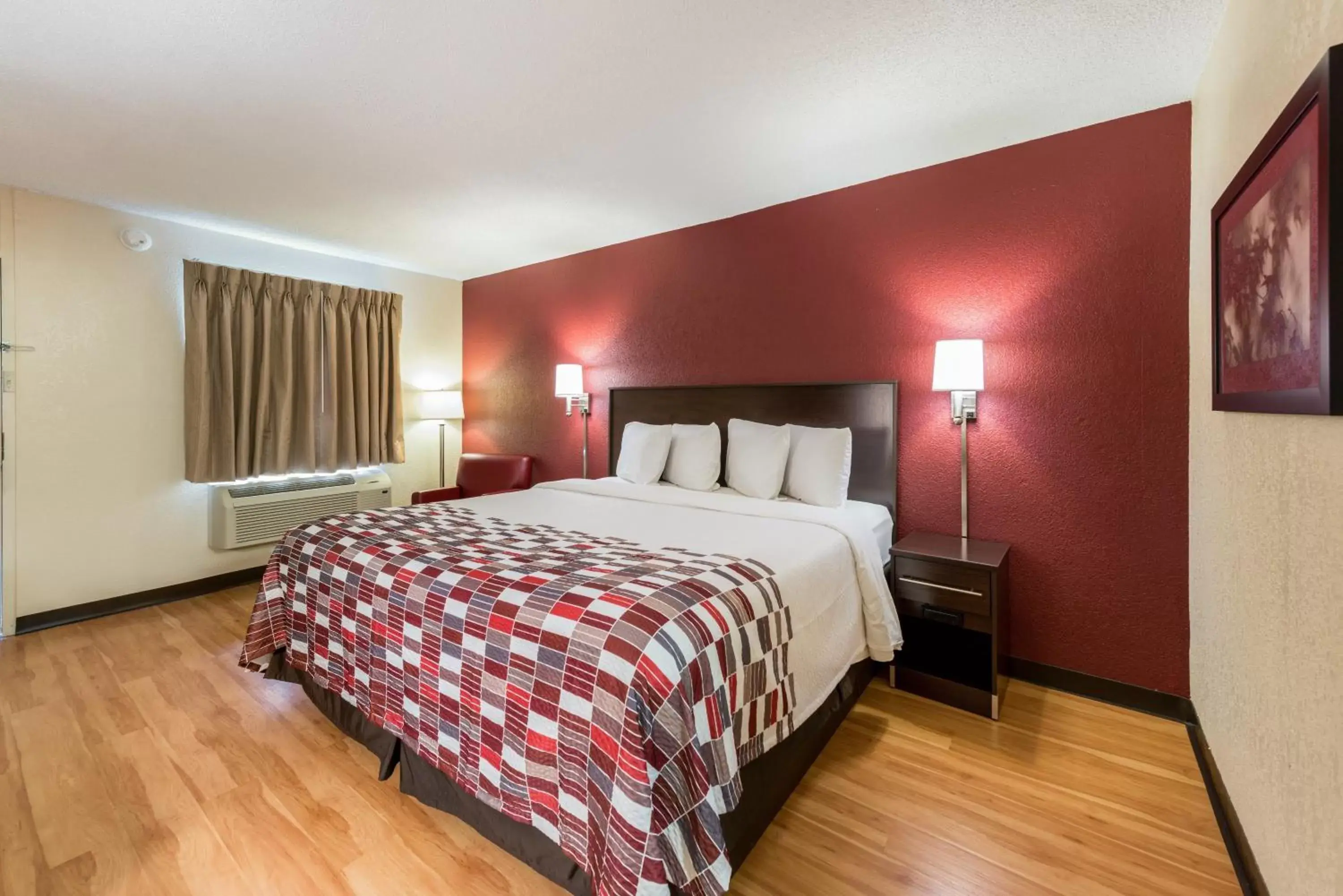 Bedroom, Bed in Red Roof Inn Grand Junction