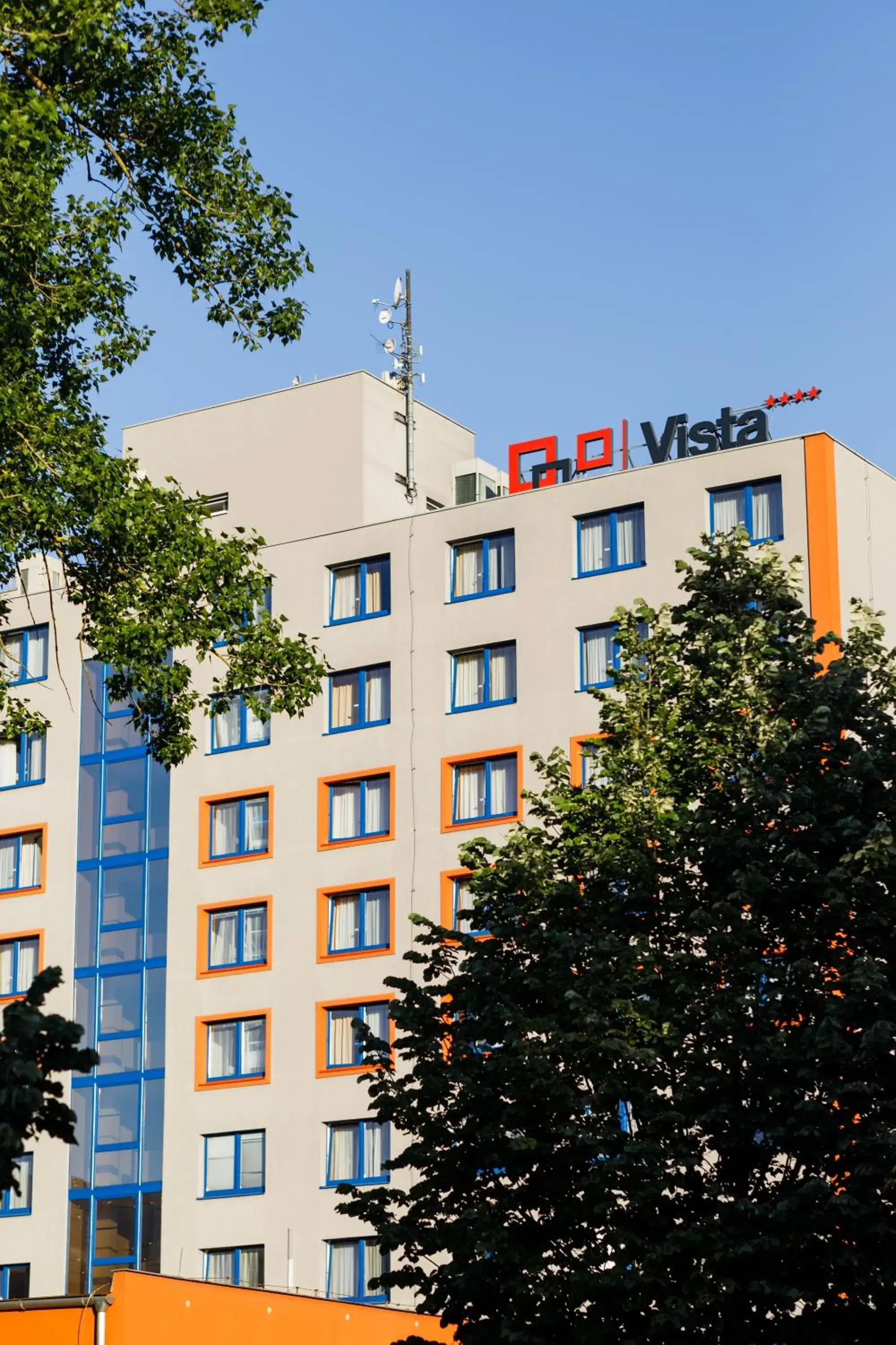 Property Building in Hotel Vista