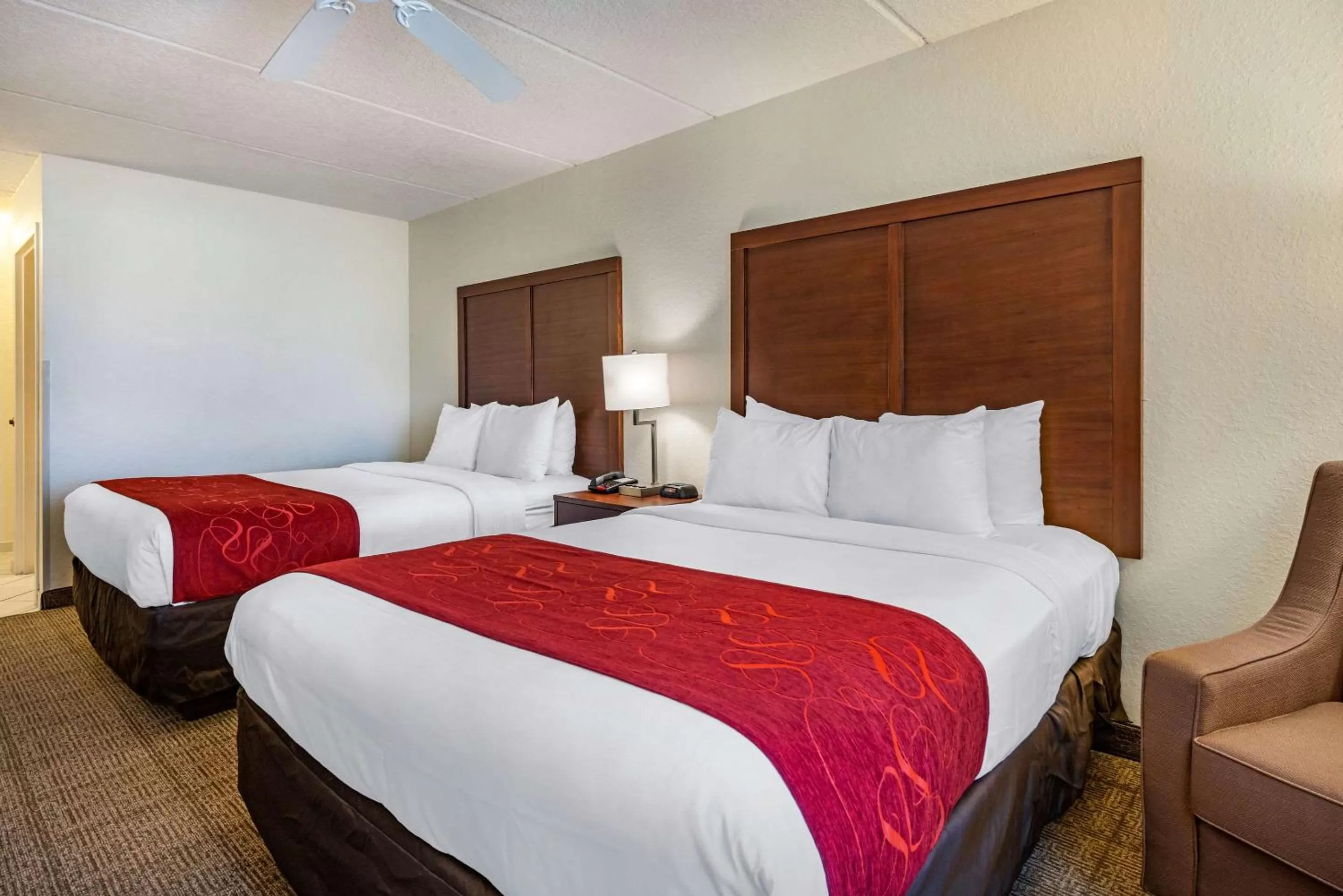 Photo of the whole room, Bed in Comfort Inn Kissimmee-Lake Buena Vista South