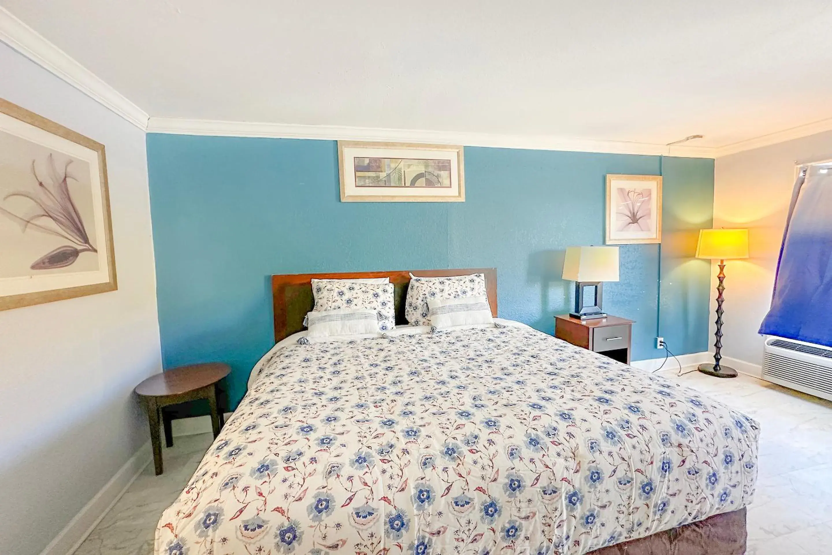 Bedroom, Bed in Paradise Inn By OYO Hattiesburg North