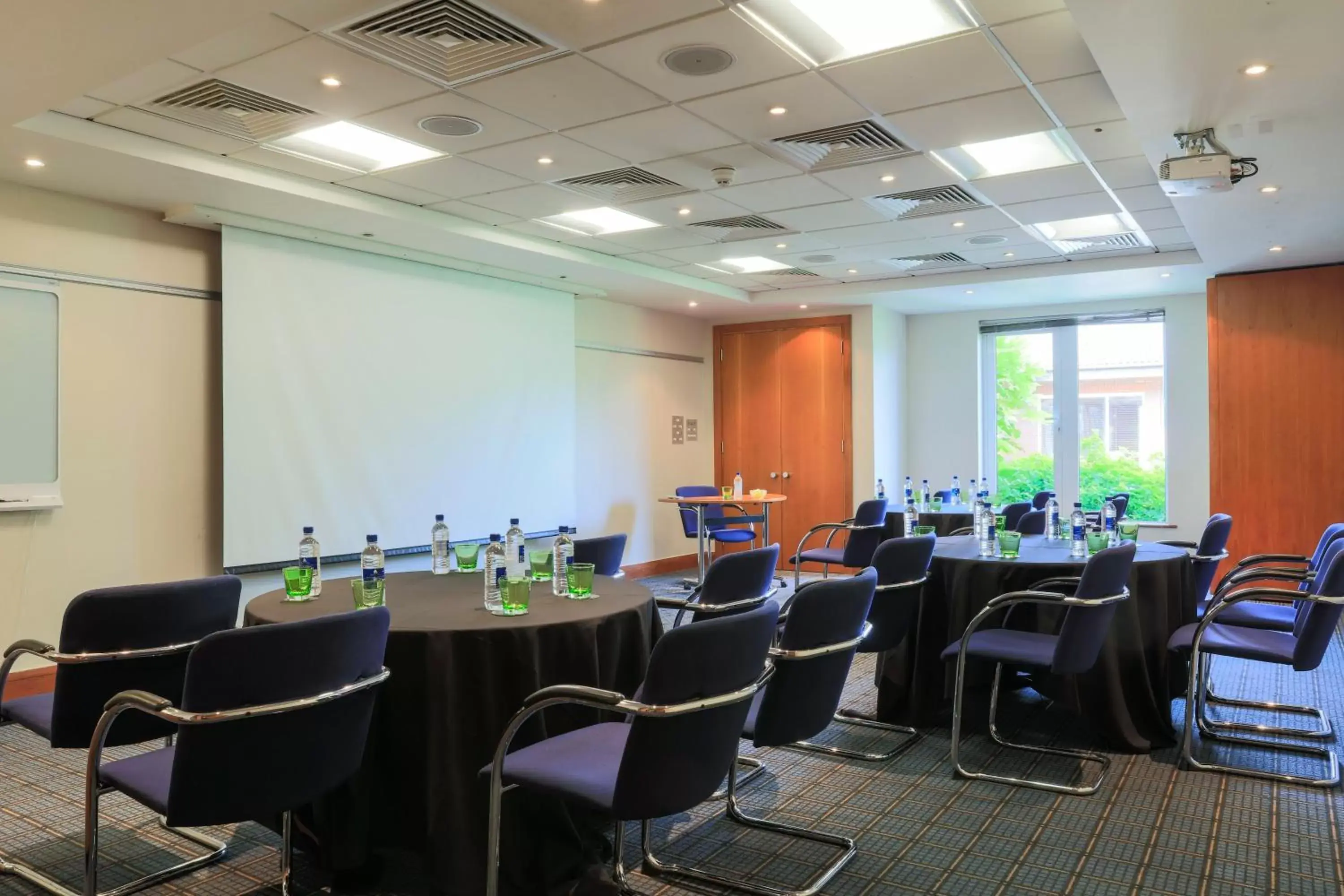 Meeting/conference room in Holiday Inn Guildford, an IHG Hotel