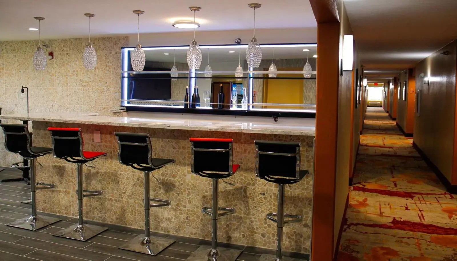 Lounge or bar, Kitchen/Kitchenette in The Leo Collection Detroit, Ascend Hotel Collection