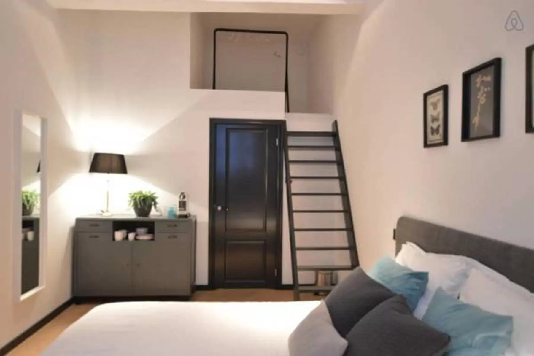 Bedroom, Bed in Romantic ground floor suite in Pijp near Sarphatipark