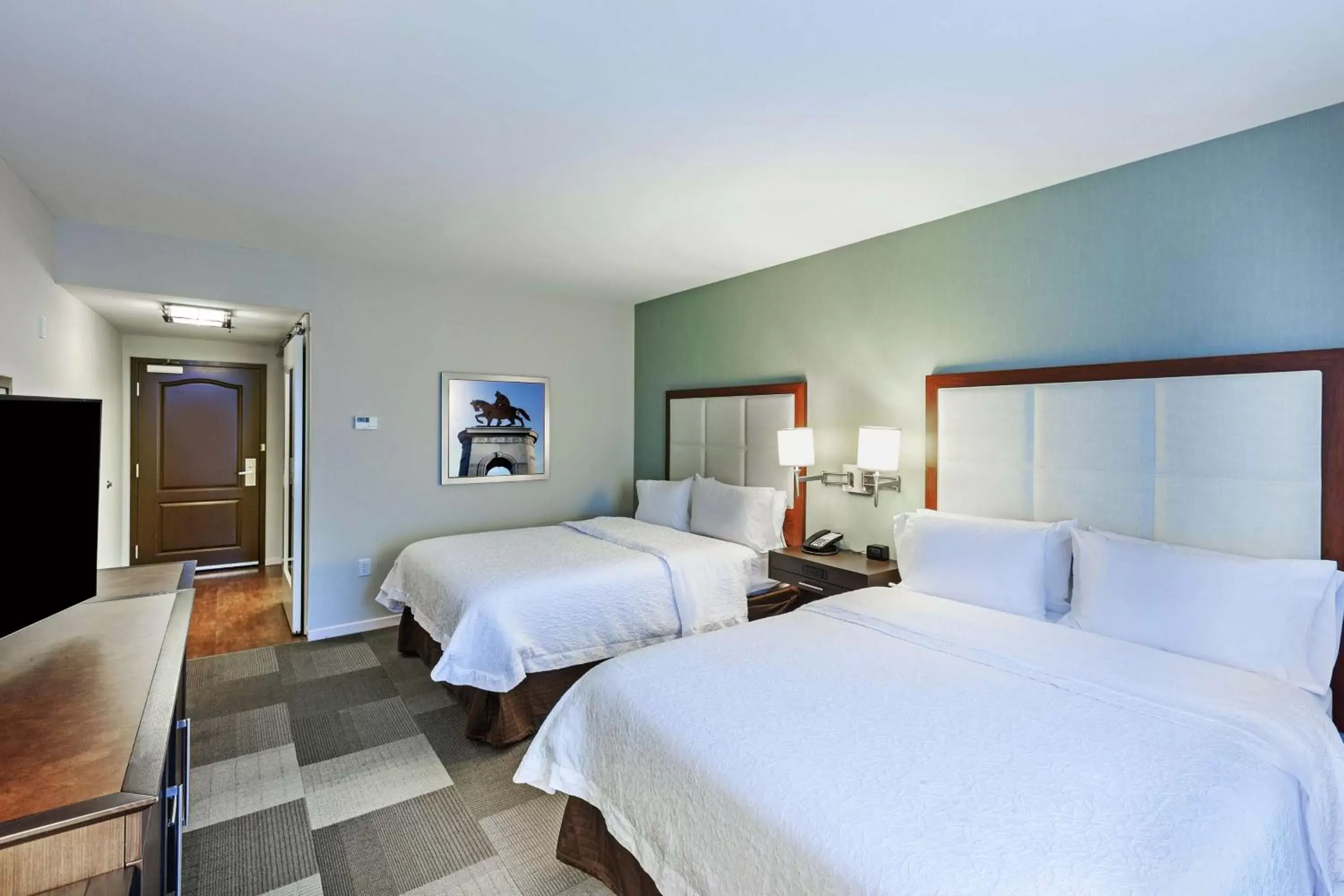 Bed in Hampton Inn & Suites Houston North IAH, TX