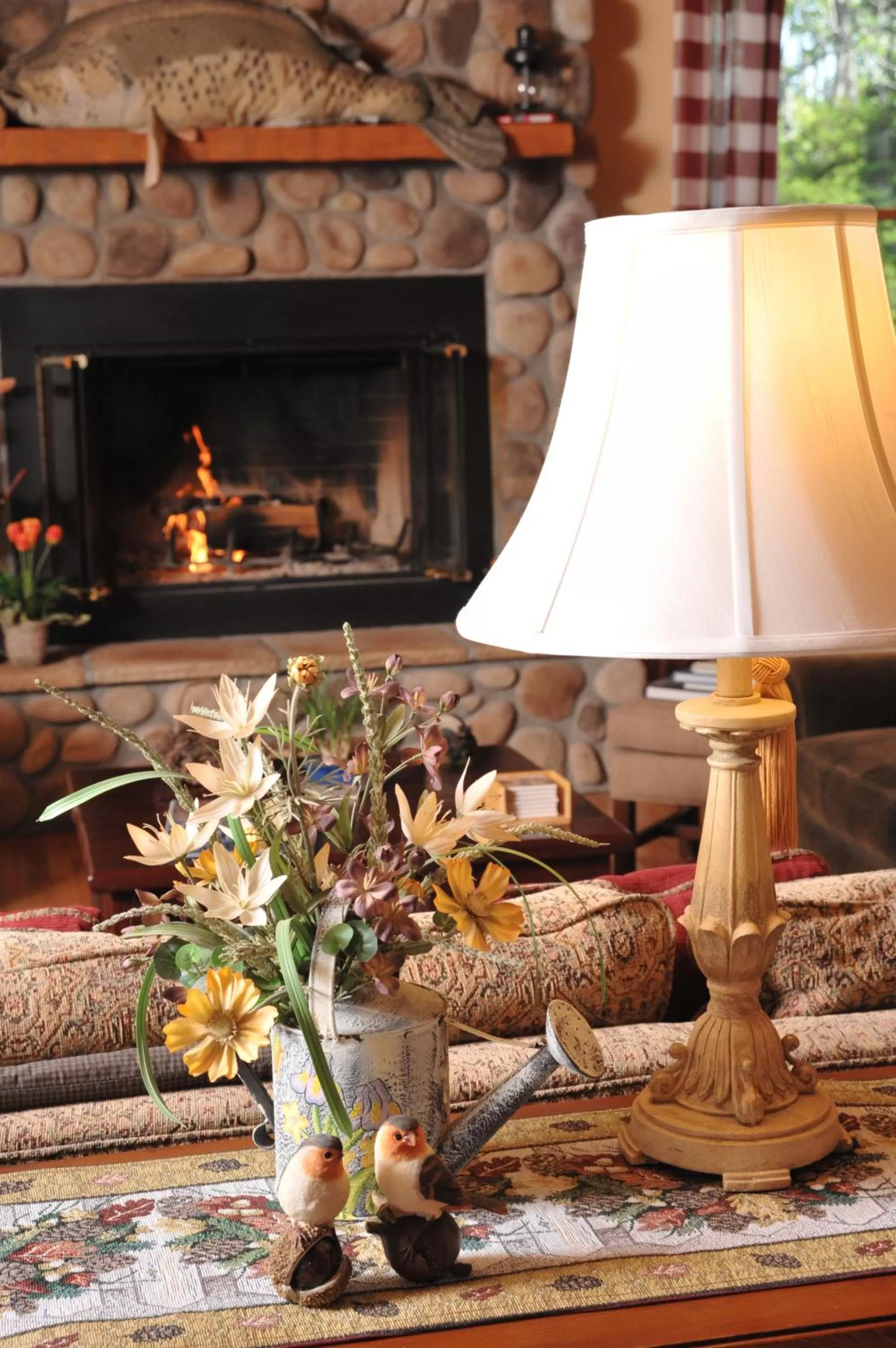 Communal lounge/ TV room in Berry Springs Lodge