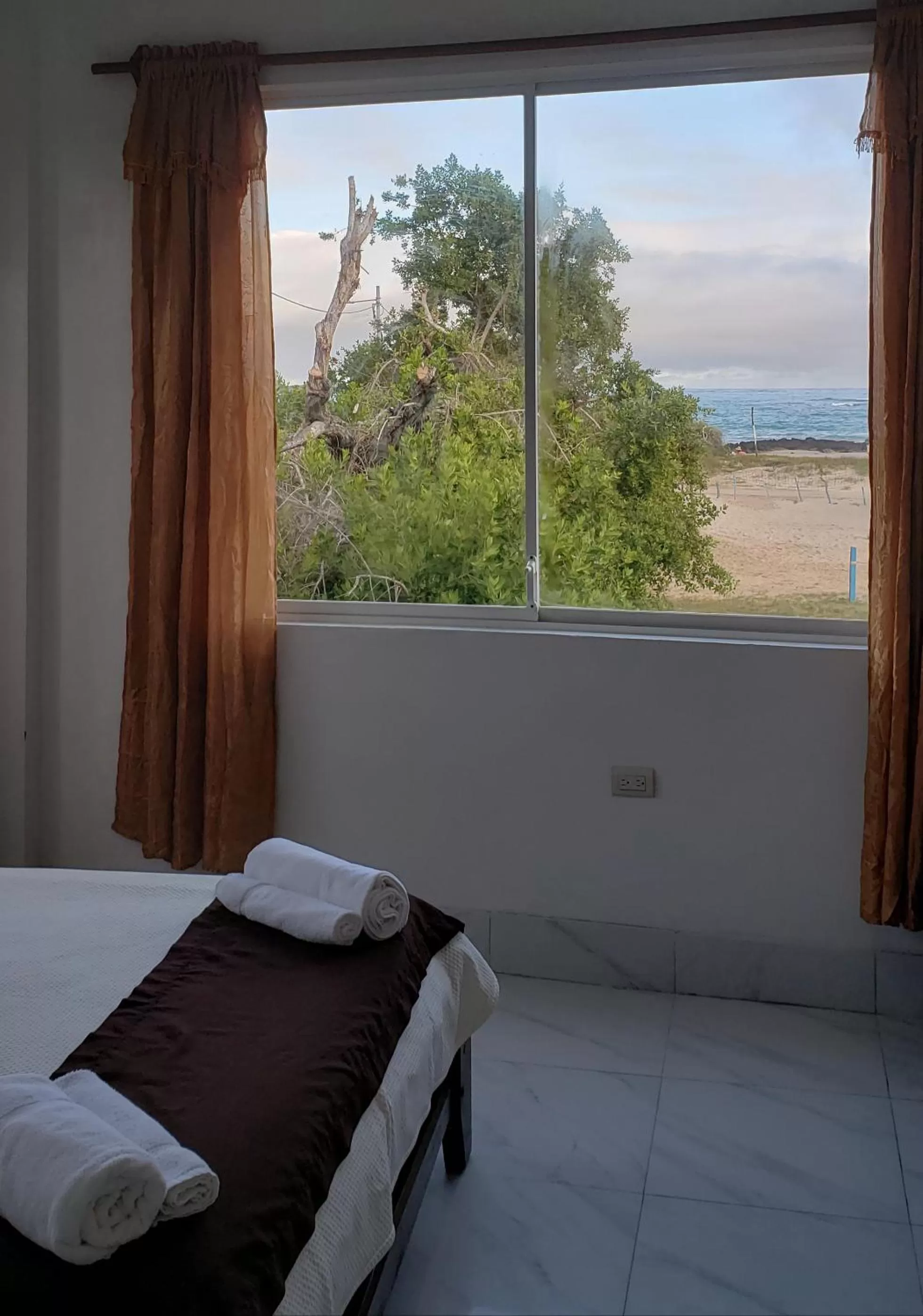 Sea view, Bed in Hotel La Jungla