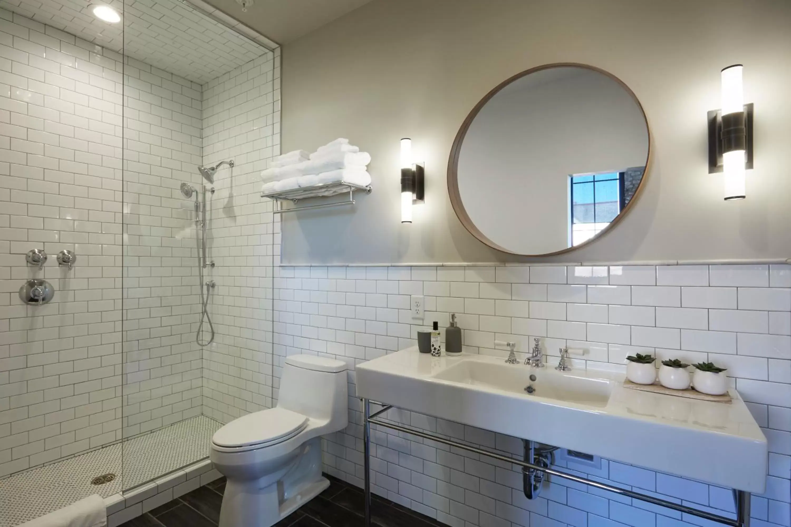 Bathroom in Kinn Guesthouse Bay View