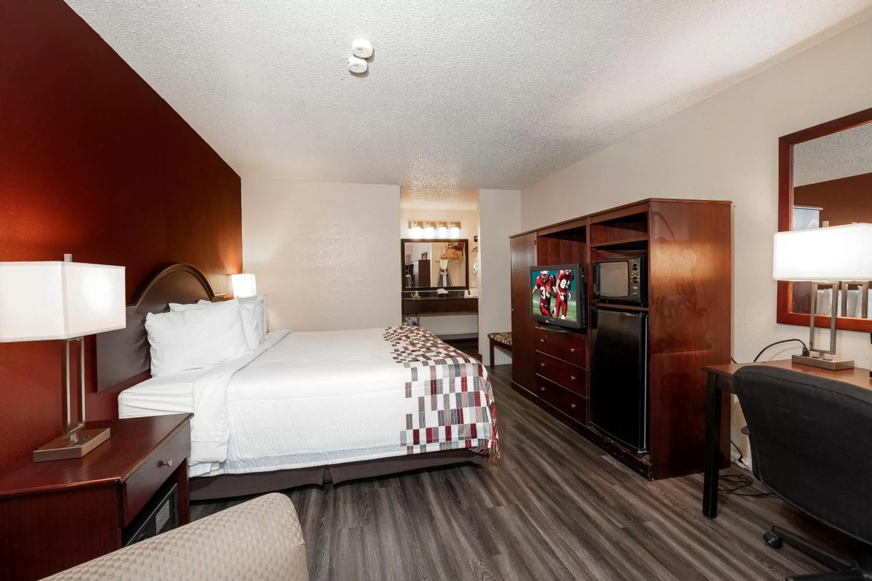 Bedroom, Room Photo in Red Roof Inn Childress