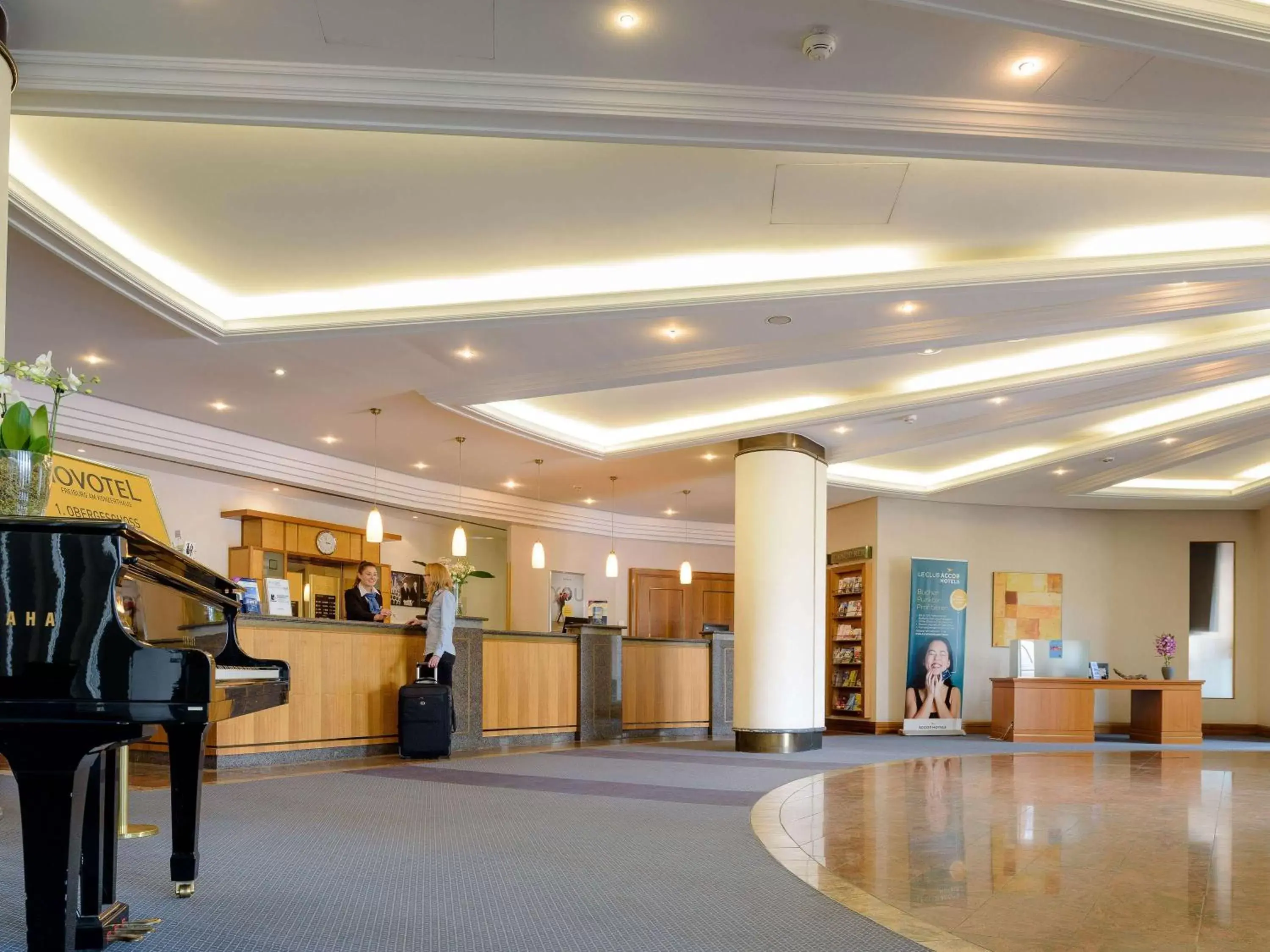 On site, Lobby/Reception in Novotel Freiburg am Konzerthaus