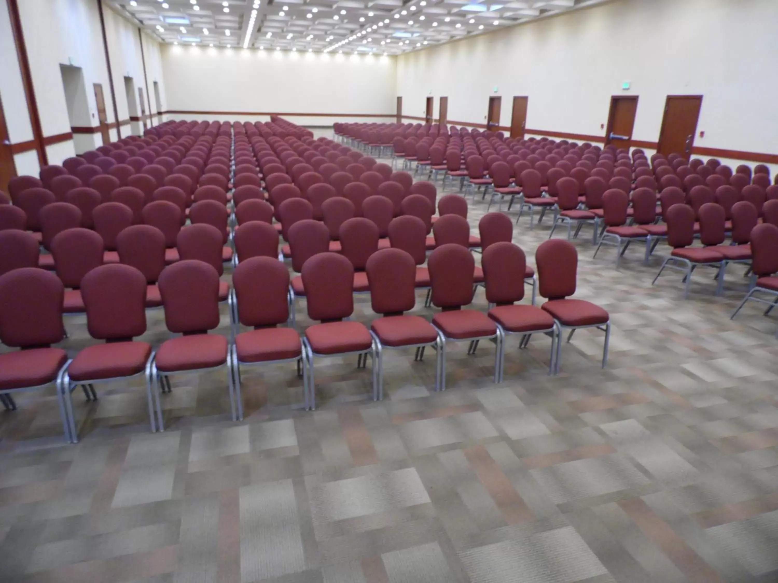 Meeting/conference room in Holiday Inn & Suites Plaza Mayor, an IHG Hotel