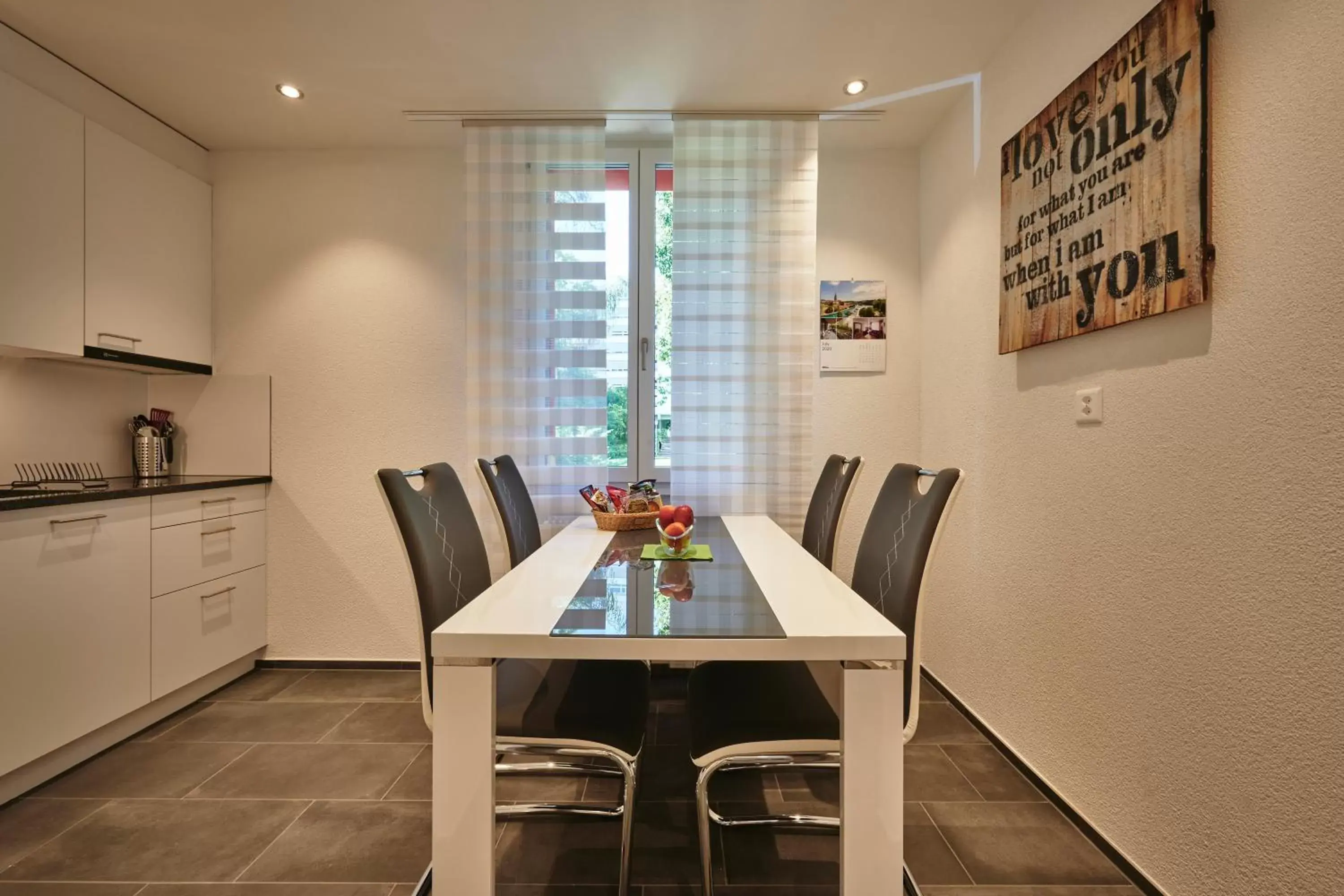 Kitchen or kitchenette, Dining Area in da Maurizio Suites