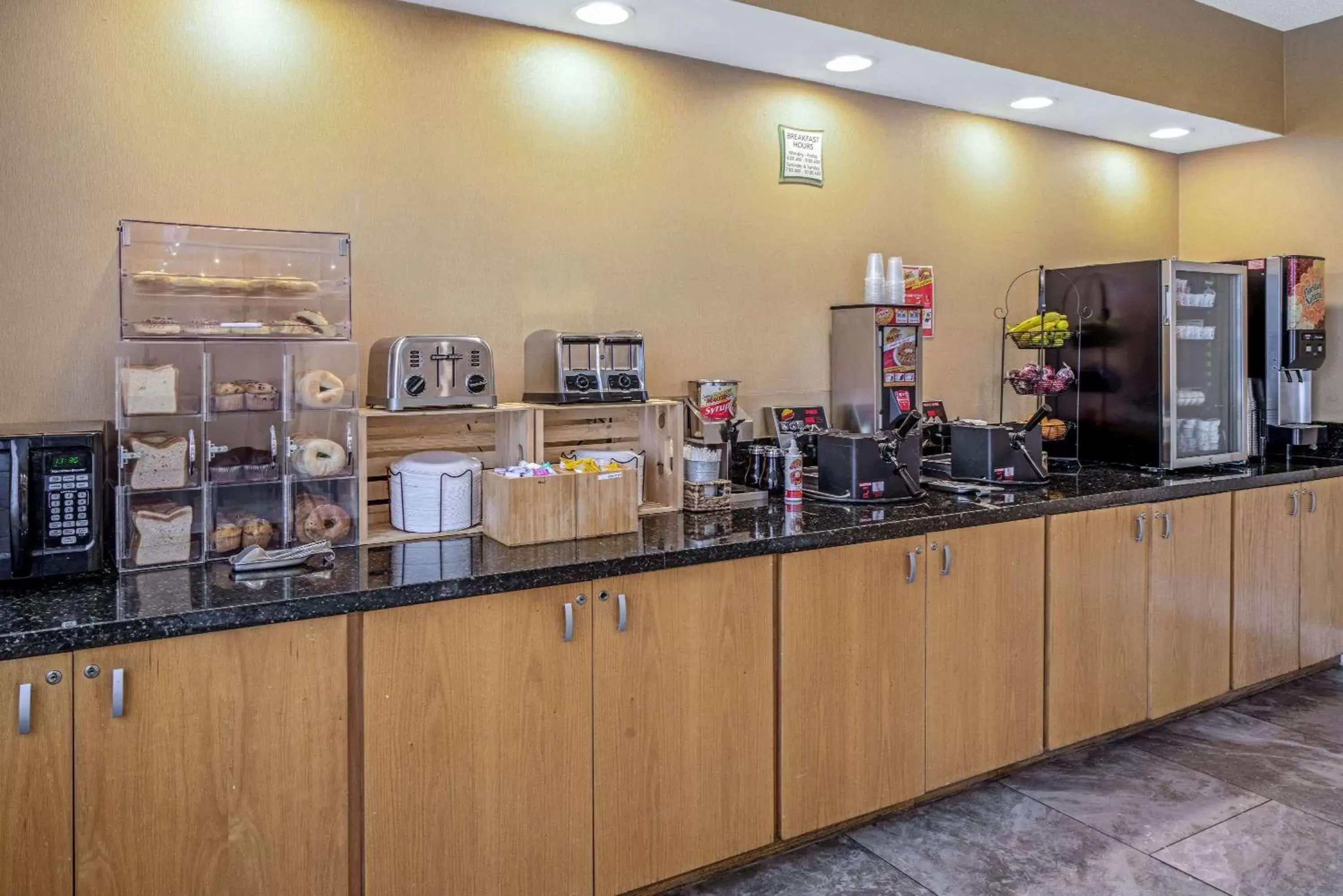 Restaurant/places to eat in La Quinta by Wyndham Naples Downtown Restaurant/places to eat in La Quinta by Wyndham Naples Downtown