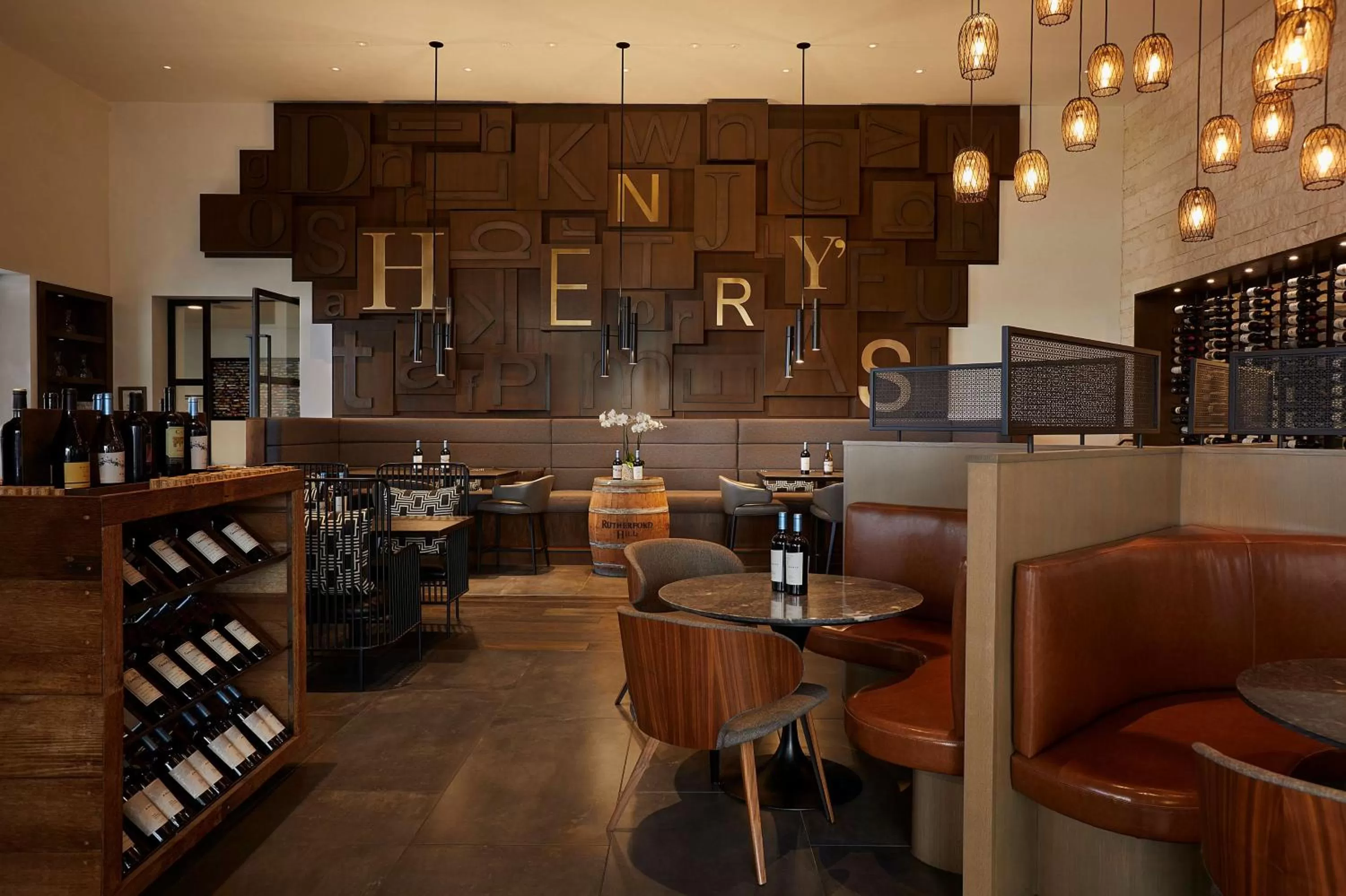 Restaurant/places to eat in The Waterfront Beach Resort, A Hilton Hotel