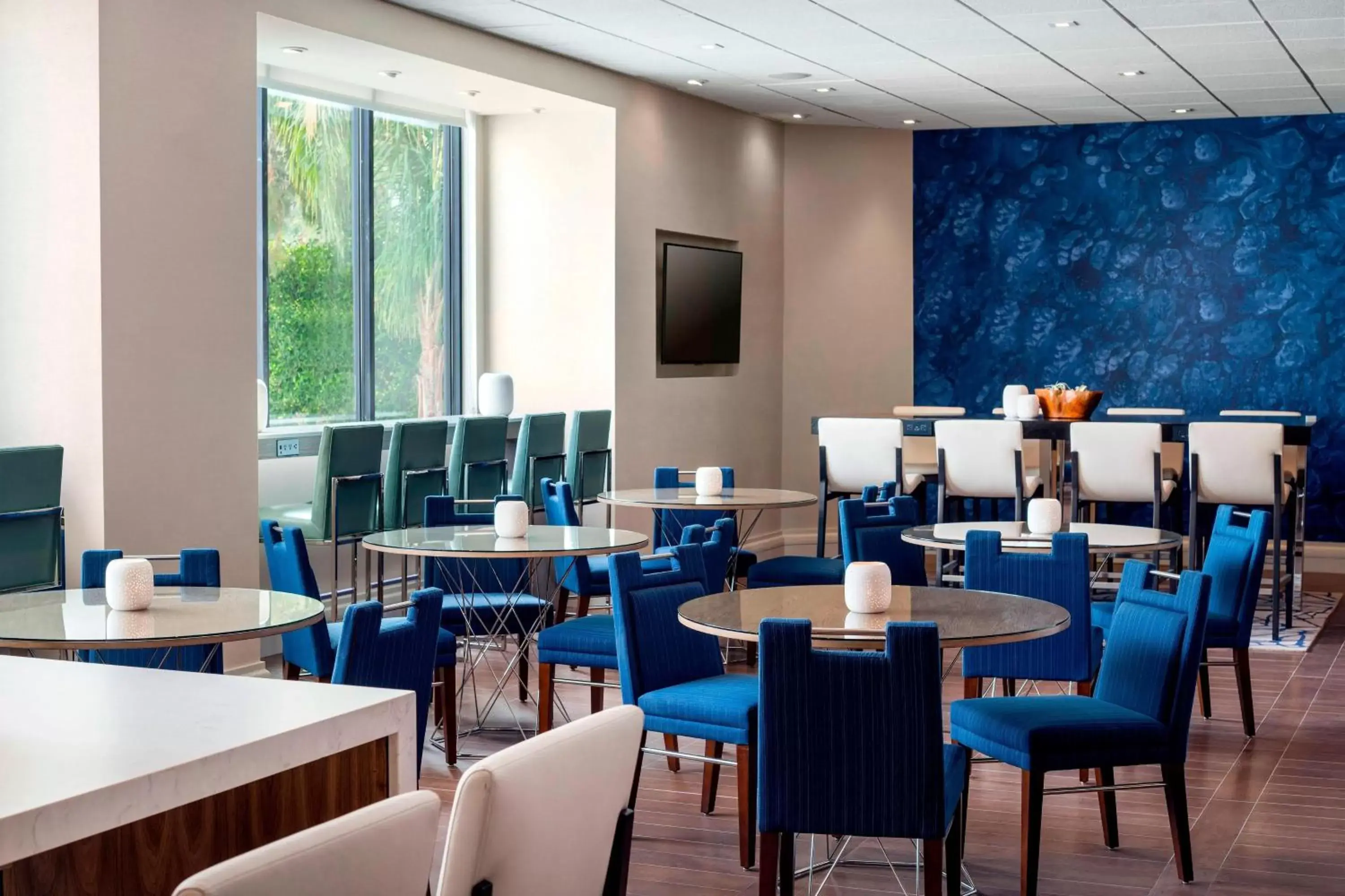 Lounge or bar, Restaurant/Places to Eat in Irvine Marriott