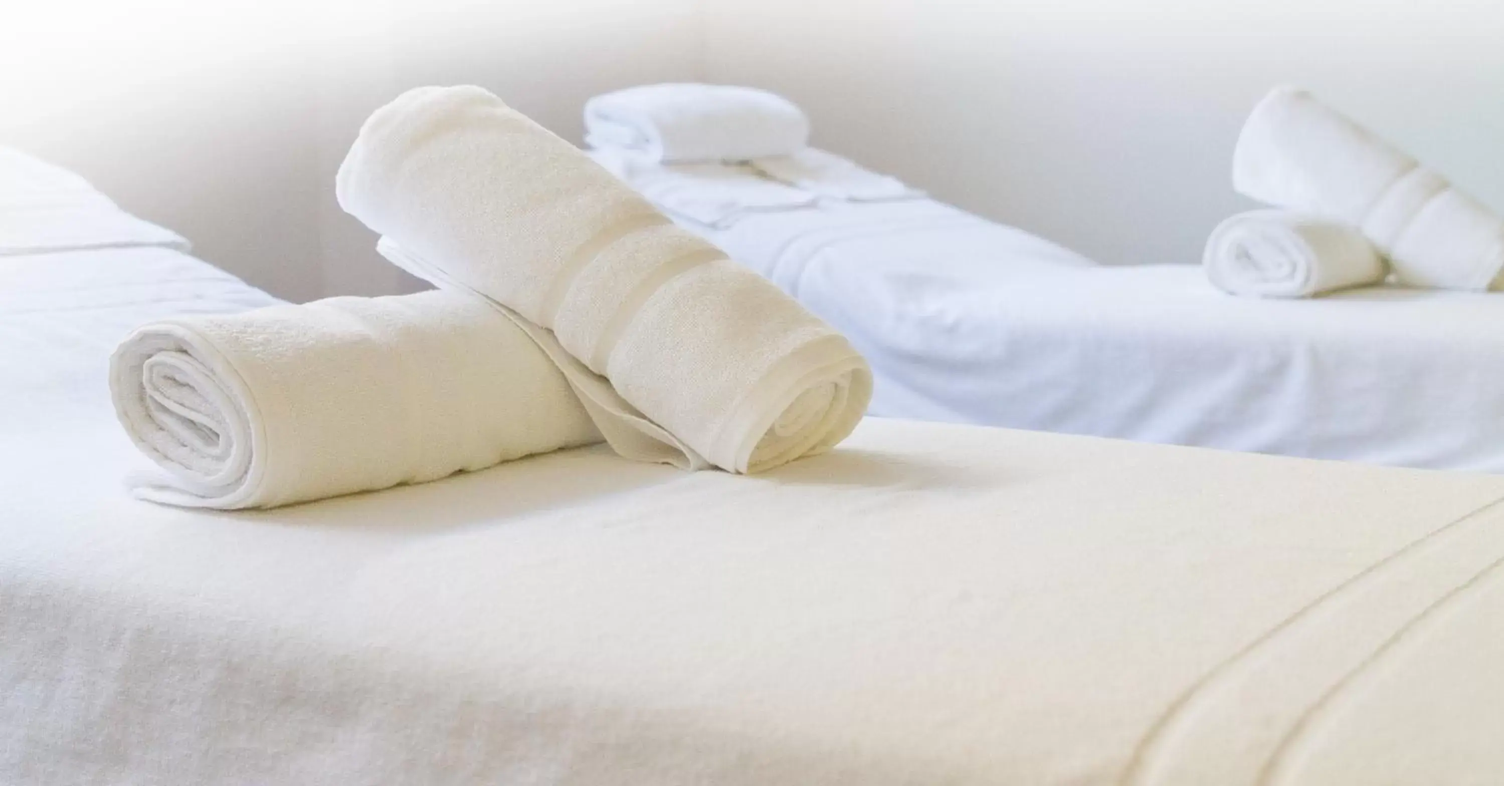 Massage, Bed in Oca Playa de Foz Hotel & Spa Massage, Bed in Oca Playa de Foz Hotel & Spa