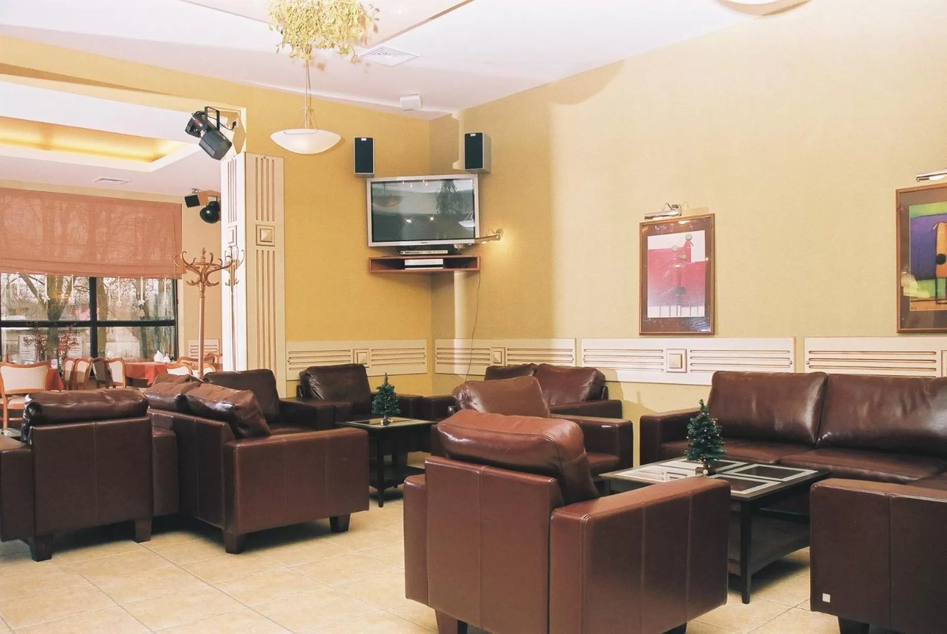 Communal lounge/ TV room in Hotel Piast